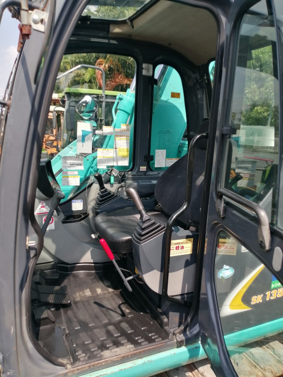 ต้องการขายรถขุดยี่ห้อKOBELC0-Sk135sr รถนอกนำเข้าจากญี่ปุ่น