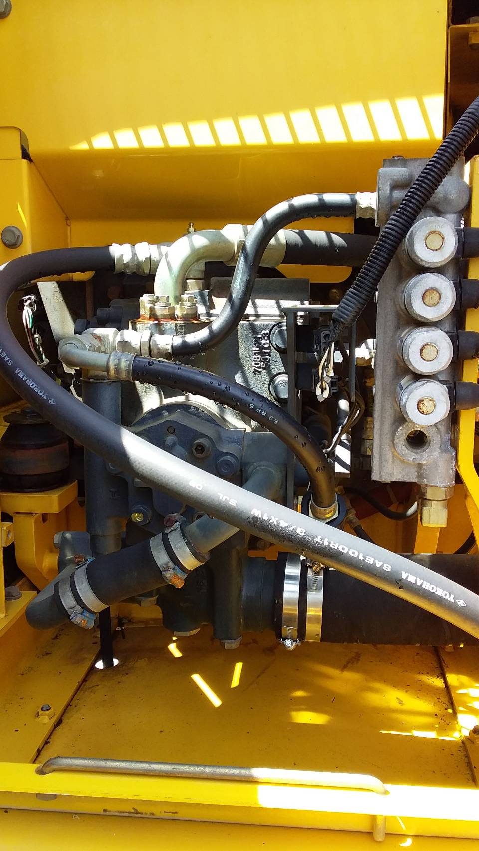 ต้องการขายรถขุดยี่ห้อkomatsu-pc120-6รถนอกนำเข้าจากญี่ปุ่น