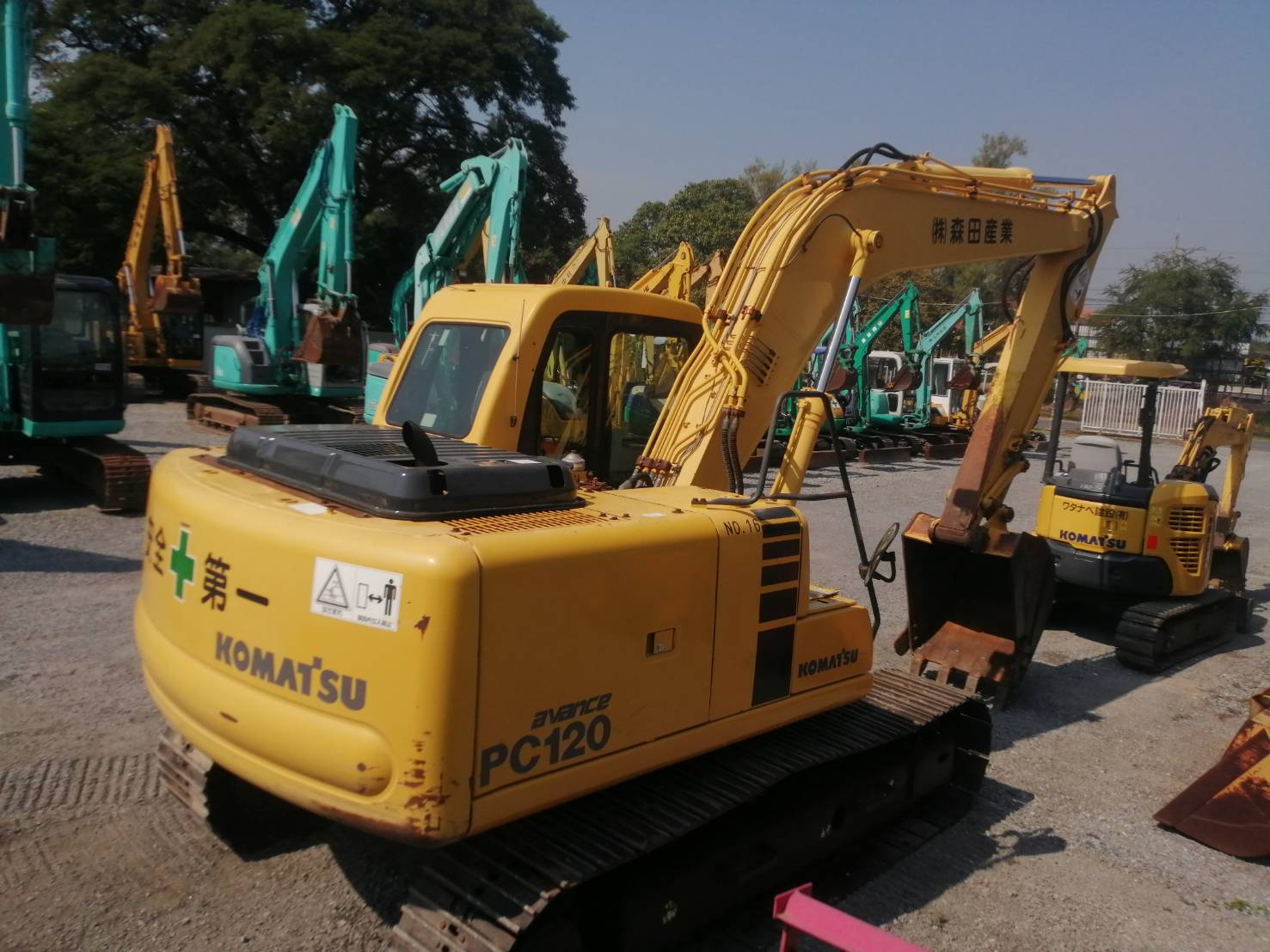 ต้องการขายรถขุดยี่ห้อkomatsu-pc120-6eoรถนอกนำเข้าจากญี่ปุ่น