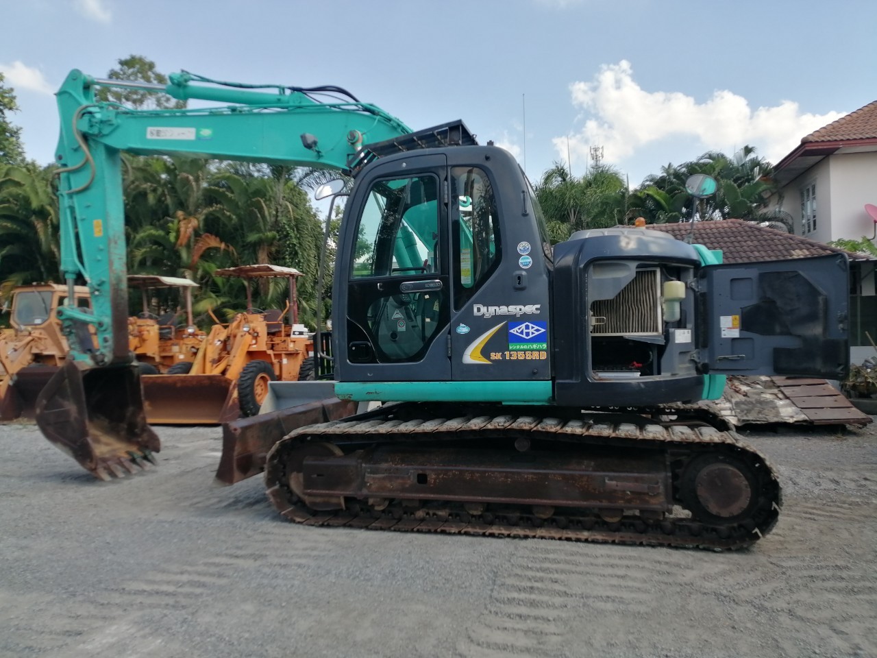 ต้องการขายรถขุดยี่ห้อKOBELC0-Sk135sr รถนอกนำเข้าจากญี่ปุ่น