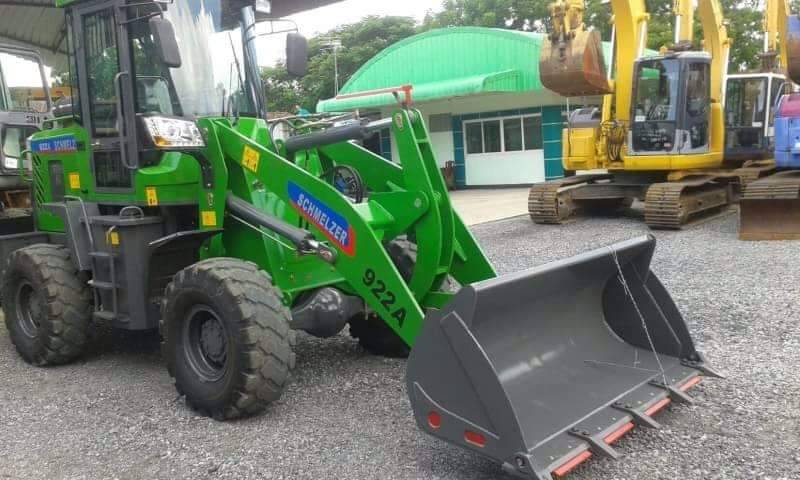 ต้องการขายรถตักล้อยางยี่ห้อSCHMEZER-922A รถใหม่นำเข้า