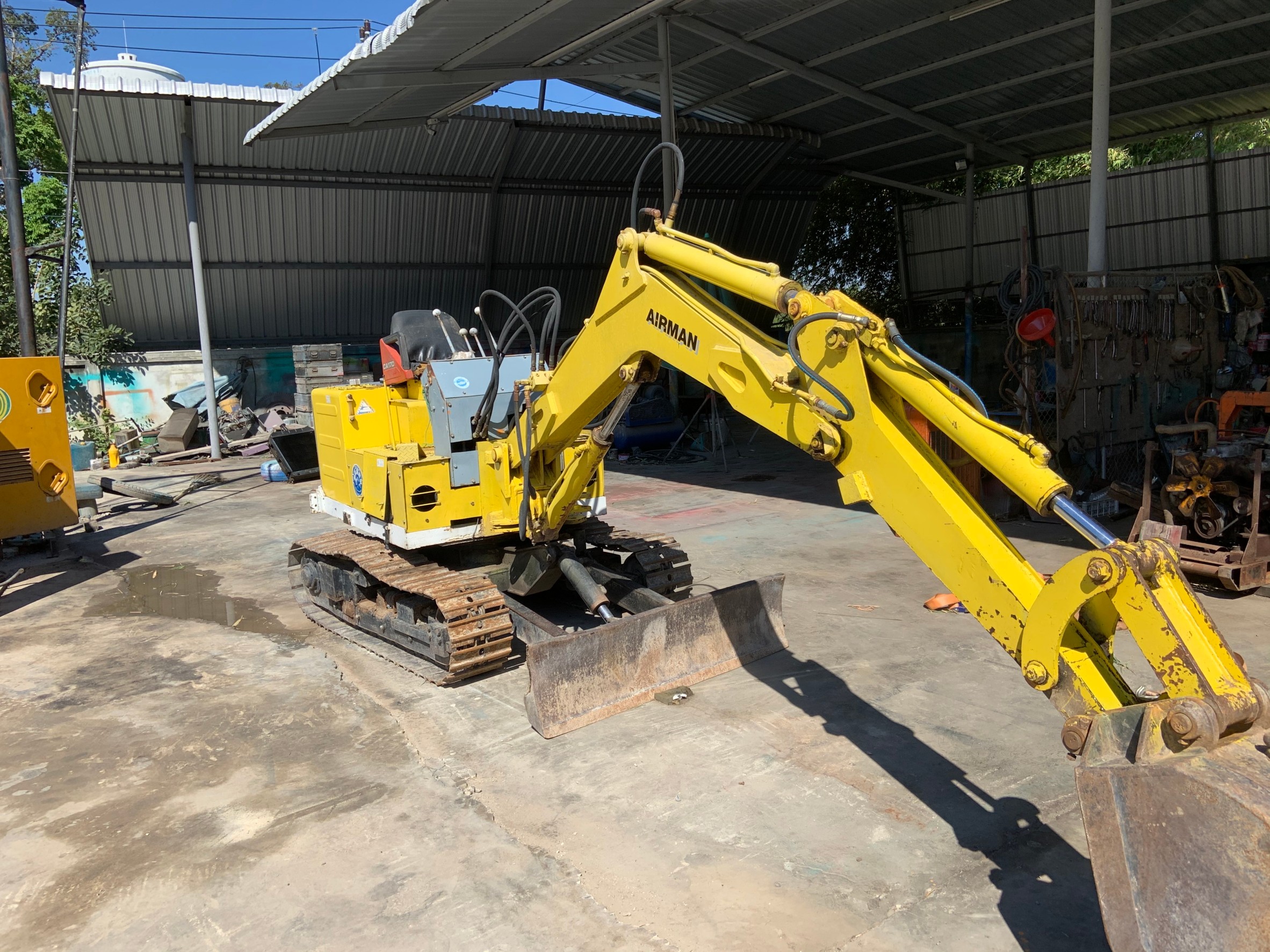 รถแม็คโครเล็ก เครื่องยันม่าร์ PC-20 (เดิมเครื่องอิซากิ)