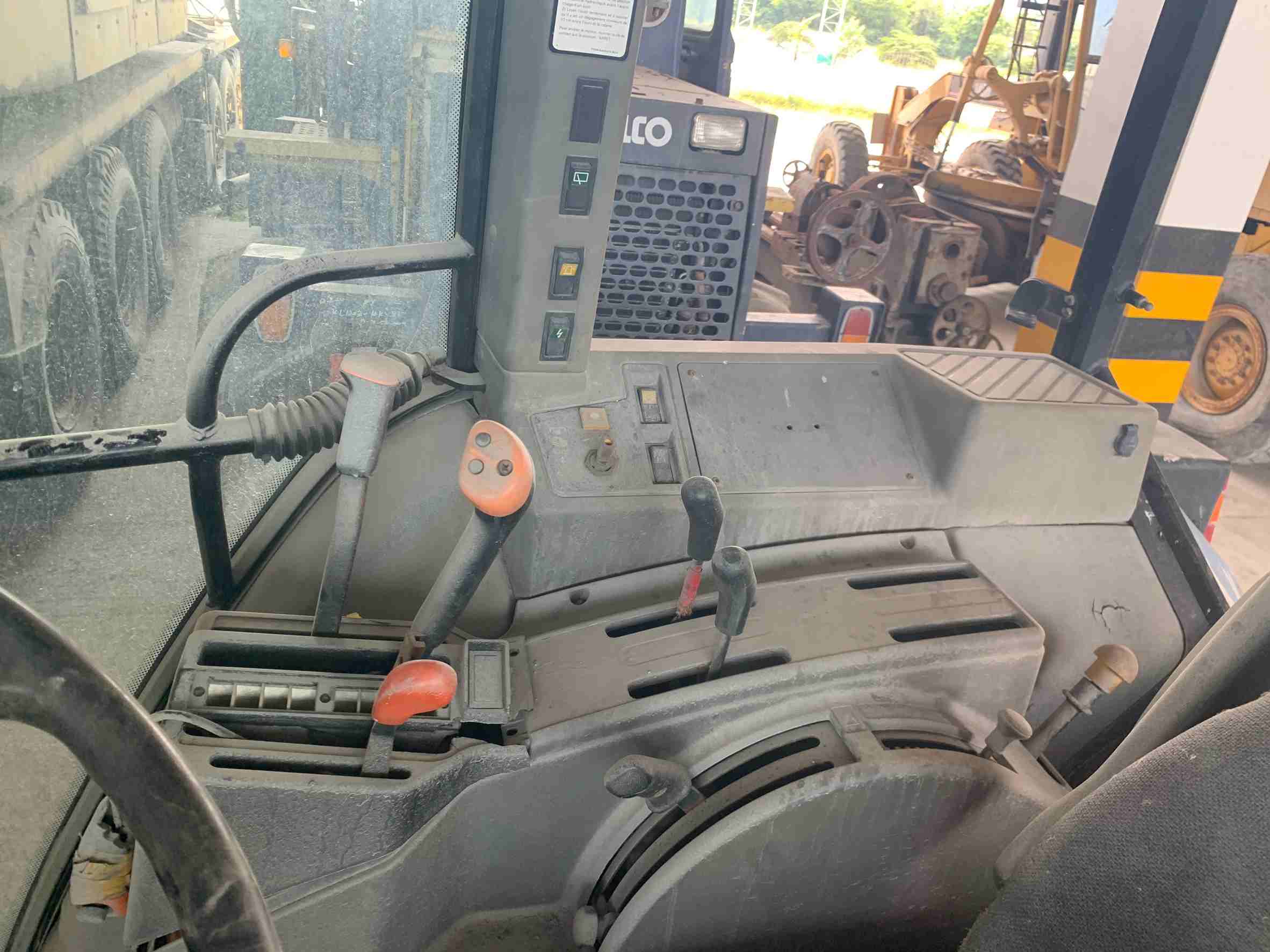 ####ติดมัดจำครับ รถแทรกเตอร์ FORD 6640 เก่านอก