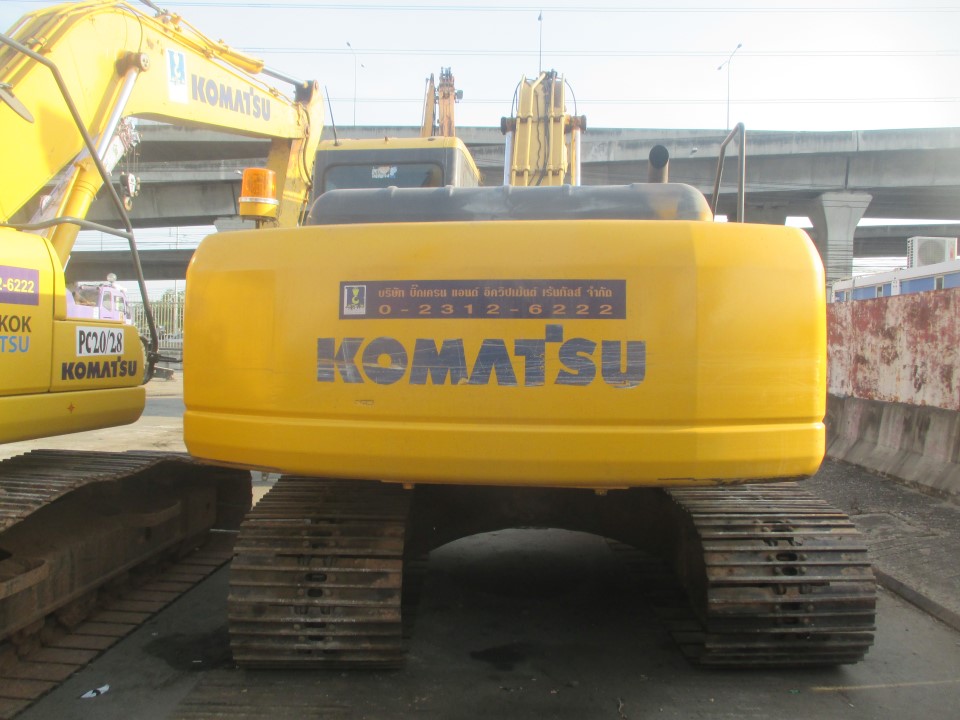 ขายด่วนKOMATSU PC200 ช่วงล่างเต็มระบบดีเอวแน่นสภาพสวย ปั้ม ดี แรง เร็ว เอวแน่น แห้งดี ช่วงล่างเต็ม เ