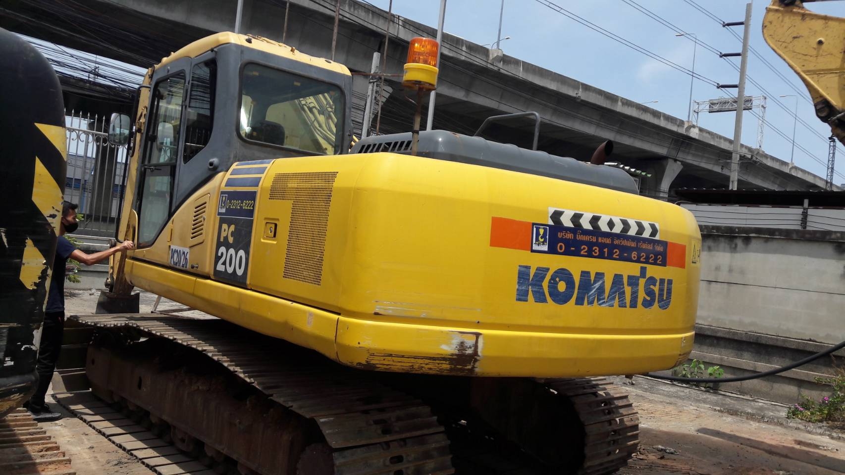 ขายด่วนKOMATSU PC200 ช่วงล่างเต็มระบบดีเอวแน่นสภาพสวย ปั้ม ดี แรง เร็ว เอวแน่น แห้งดี ช่วงล่างเต็ม เ