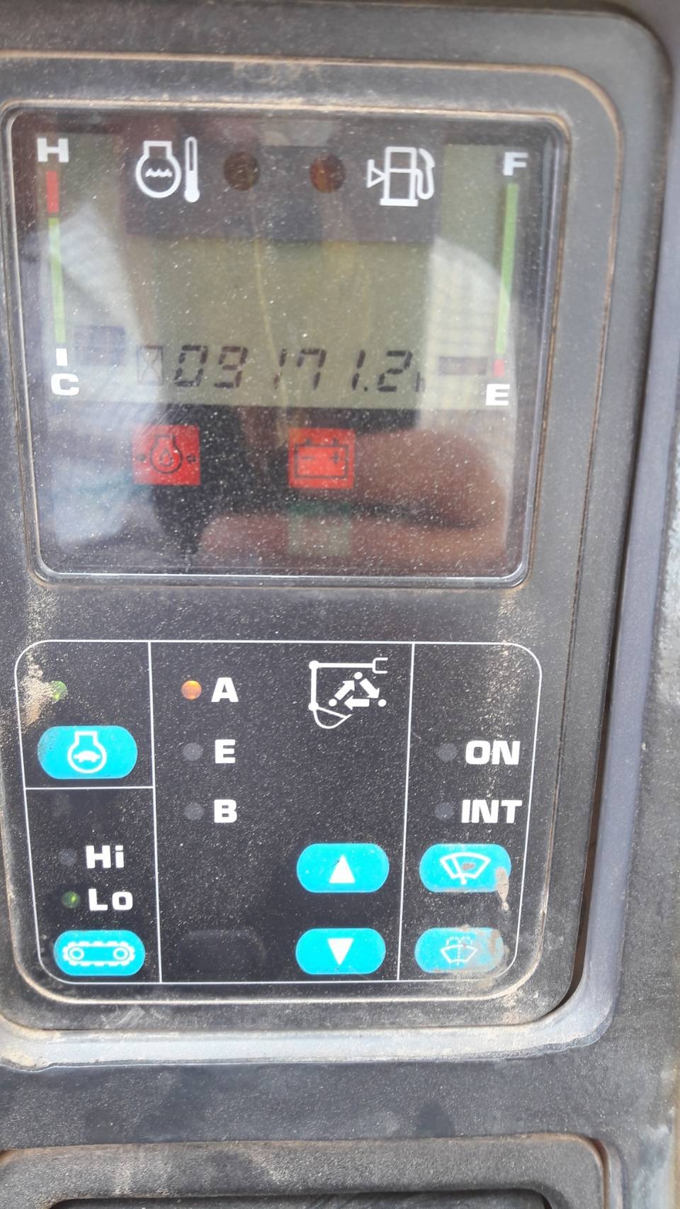 ขายด่วนKOMATSU PC200 ช่วงล่างเต็มระบบดีเอวแน่นสภาพสวย ปั้ม ดี แรง เร็ว เอวแน่น แห้งดี ช่วงล่างเต็ม เฟรมสวย
