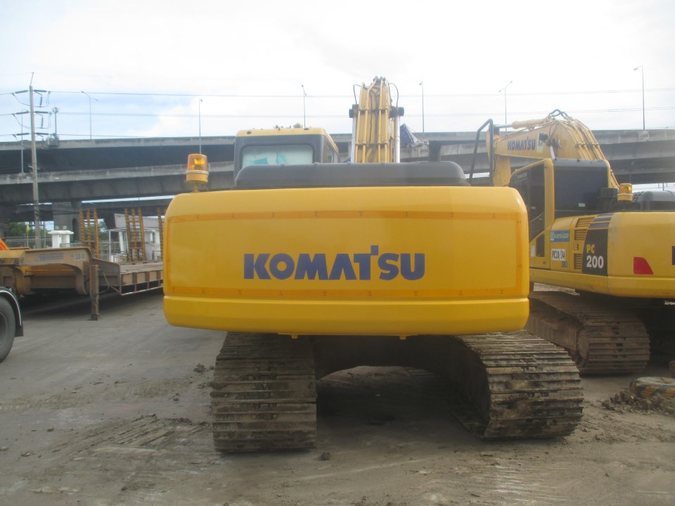 ขายด่วนKOMATSU PC200 ช่วงล่างเต็มระบบดีเอวแน่นสภาพสวย ปั้ม ดี แรง เร็ว เอวแน่น แห้งดี ช่วงล่างเต็ม เฟรมสวย