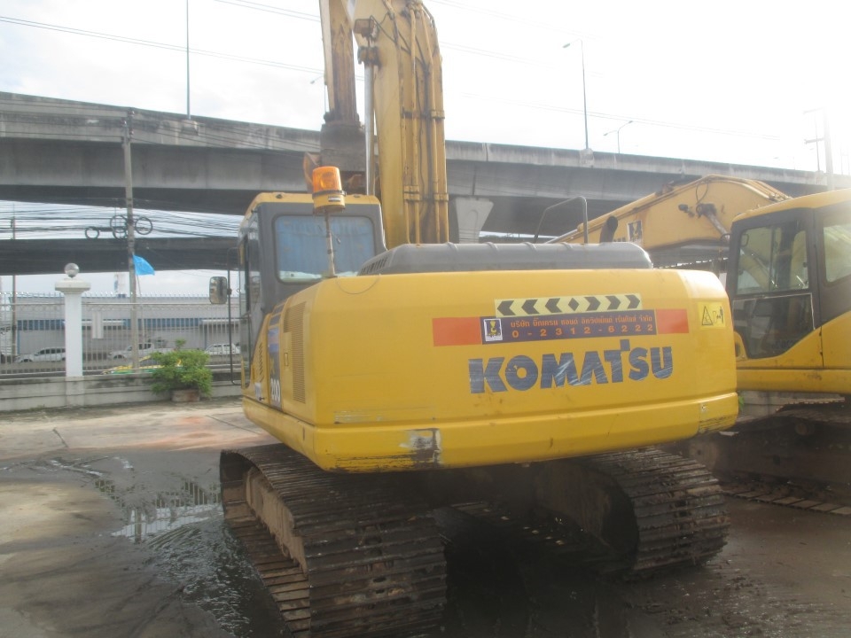 ขายด่วนKOMATSU PC200 ช่วงล่างเต็มระบบดีสภาพสวย ขายด่วนKOMATSU PC200 ช่วงล่างเต็มระบบดีสภาพสวย
