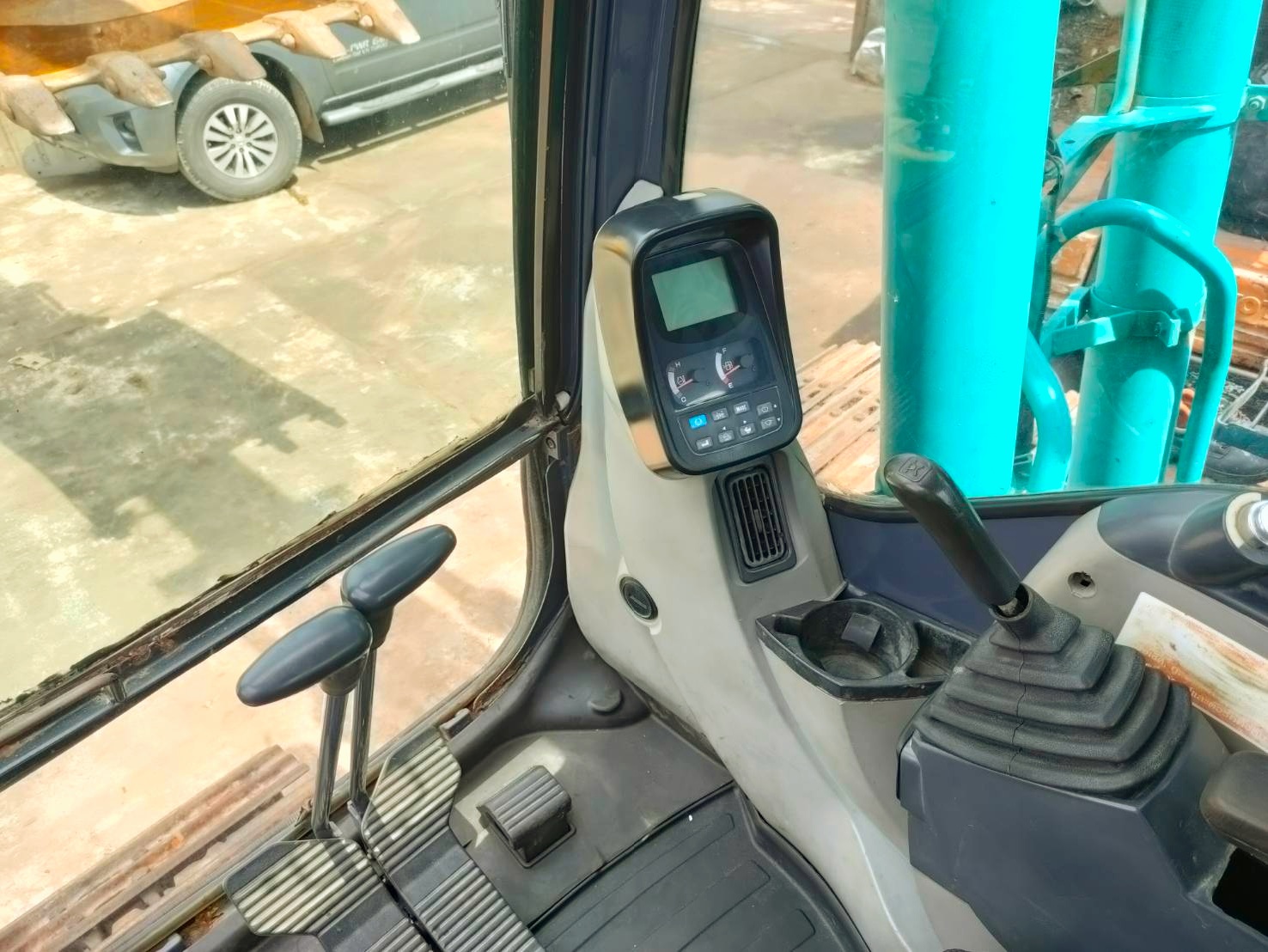 KOBELCO SK200-8 YN11 หล่อมาก