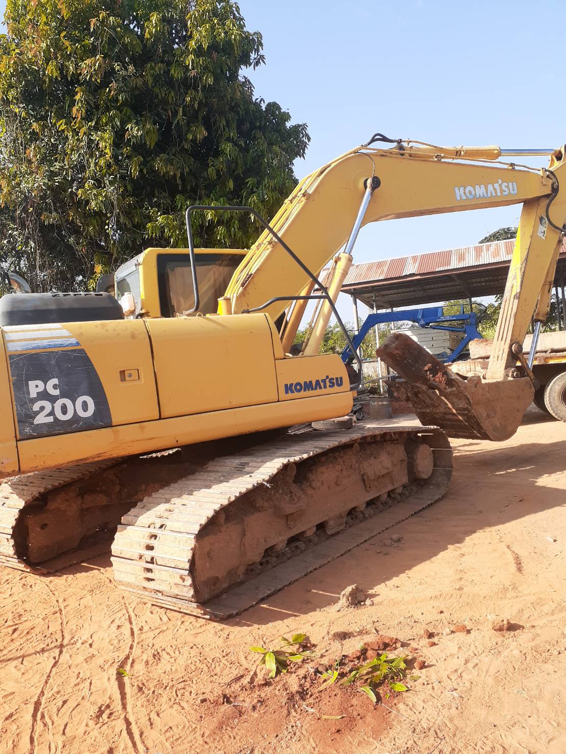Komatsu pc200-8 พร้อมใช้งาน