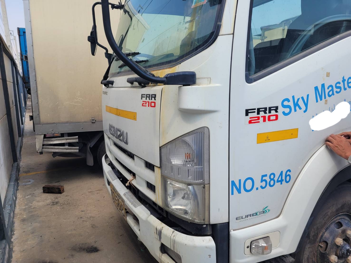 ISUZU 210 แรงรถกระเช้าสูง 27 เมตร