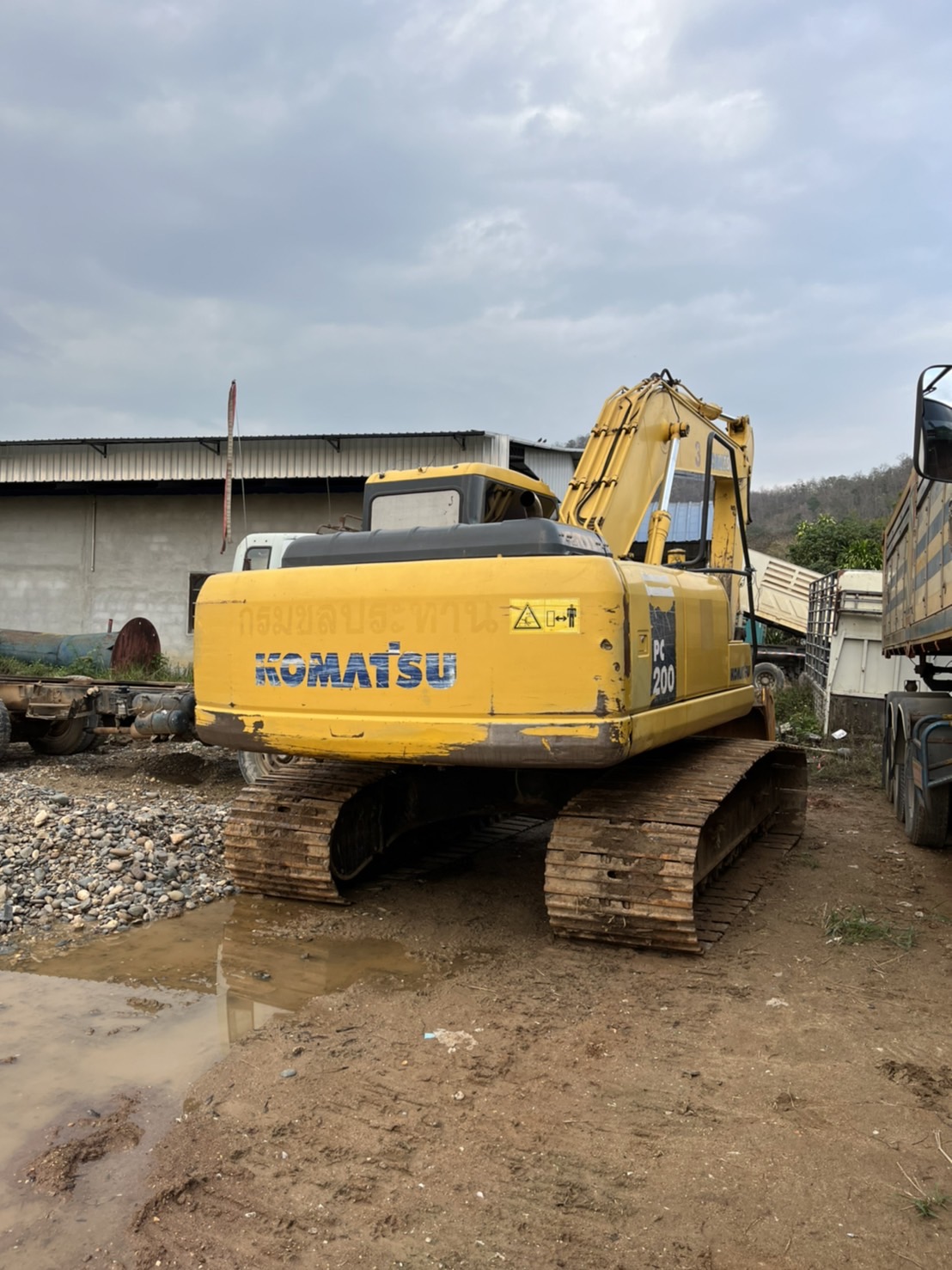 Komatsu pc200-7 เต็มทุกจุด หล่อมาก