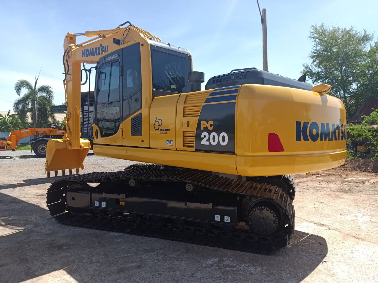 Komatsu pc200-8M0 มีลายหัวกระแทก เต็มทุกจุด หล่อมาก