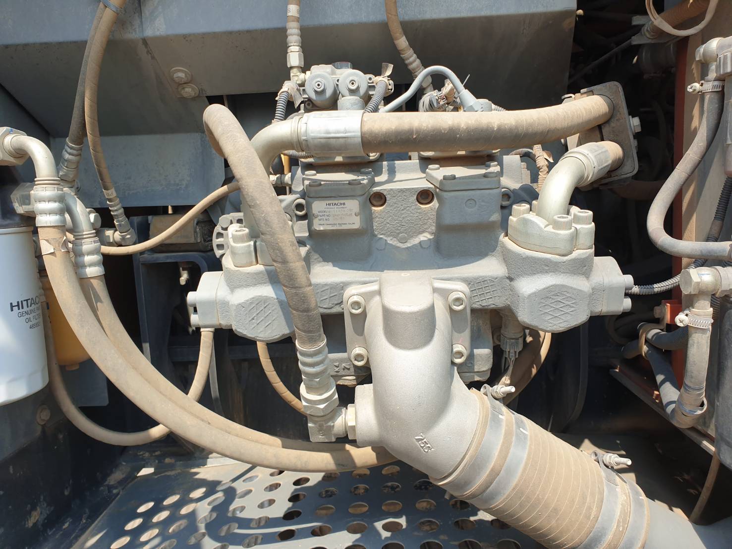 Hitachi Zx200-5G  (3,000 ชั่วโมง) รถยอดนิยม