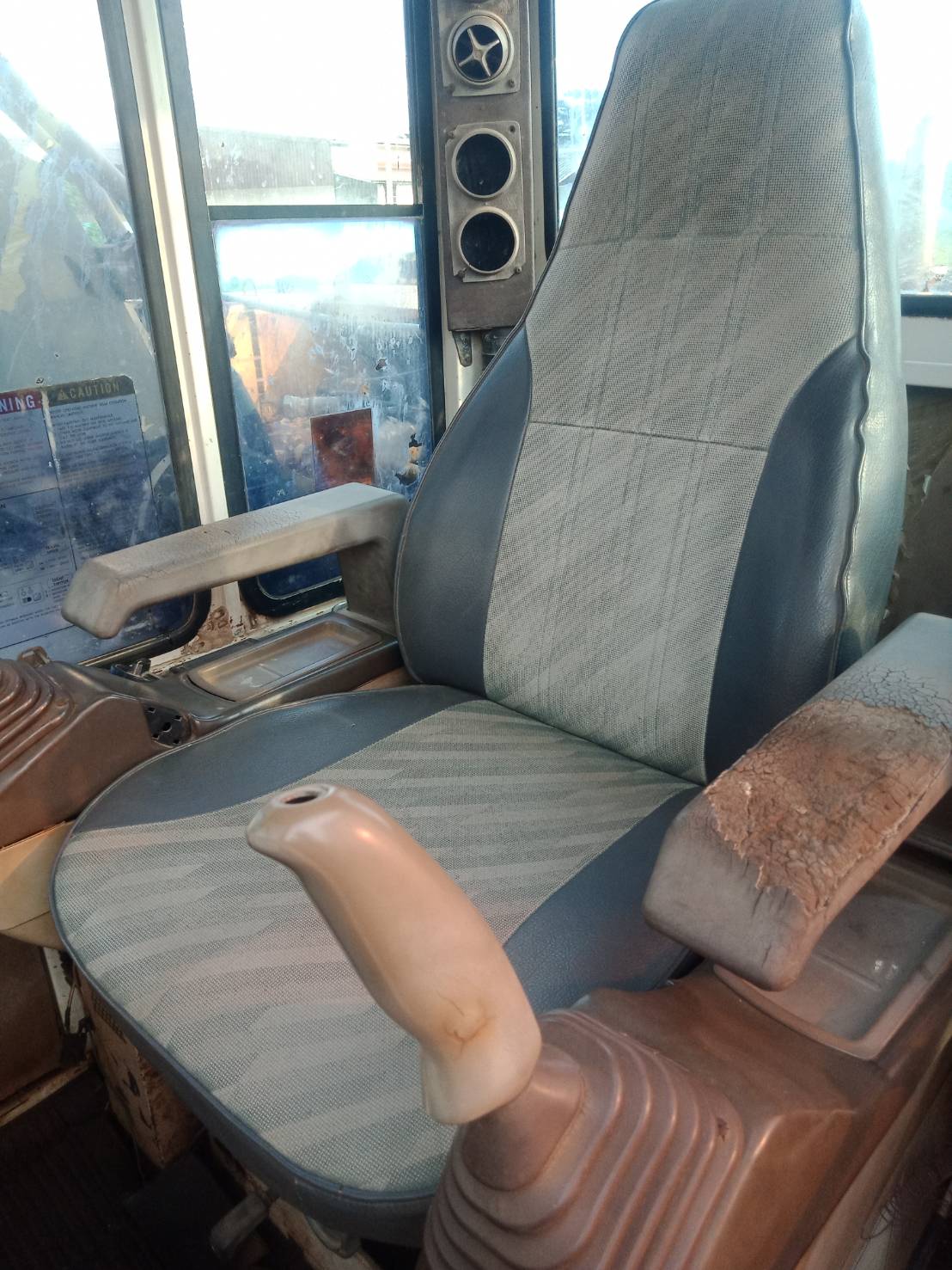 Komatsu pc200-5 คอนโทรลสั้น