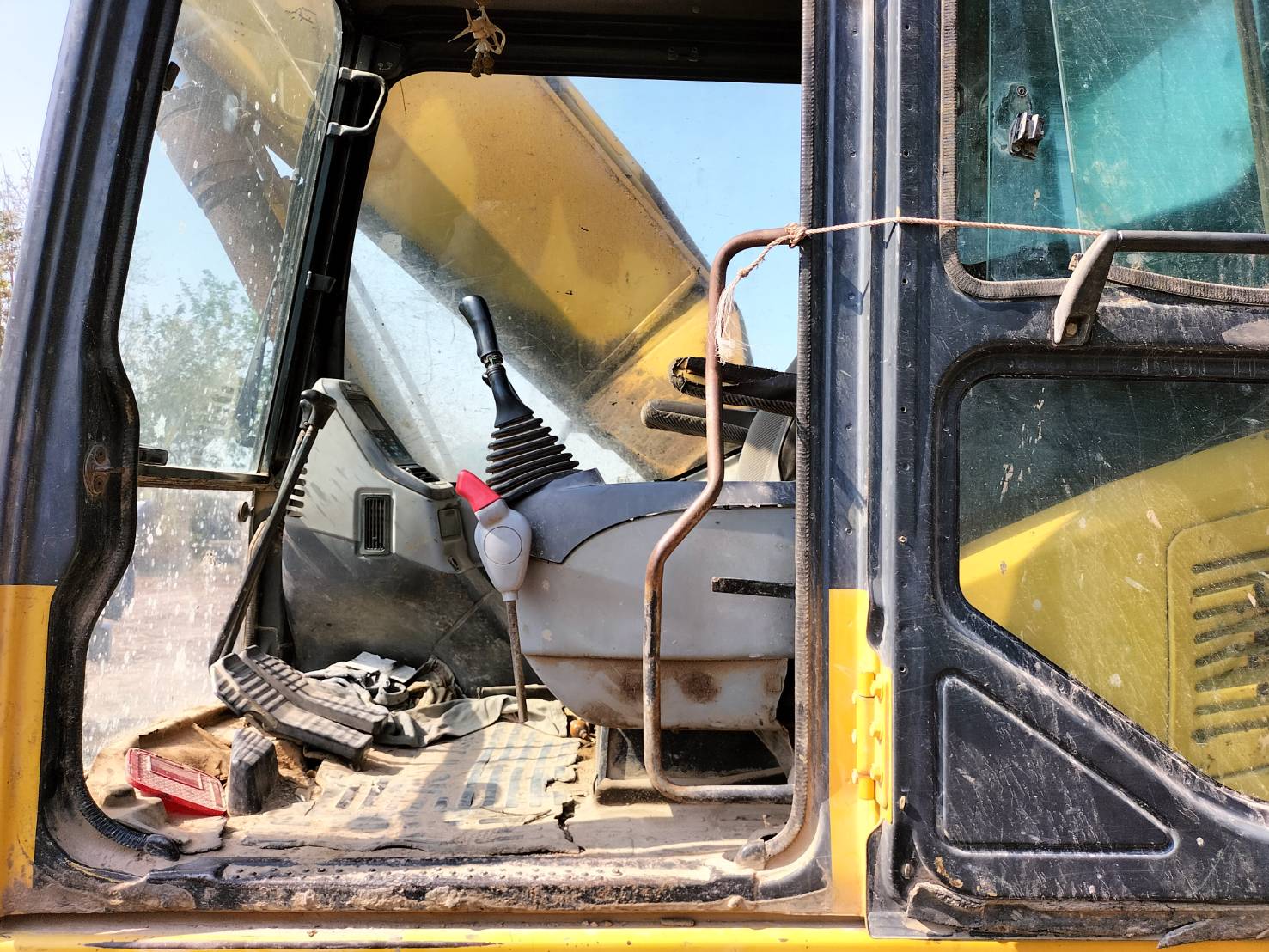 Komatsu pc200-7 พร้อมใช้ ตามสภาพ เอกสารซื้อขาย