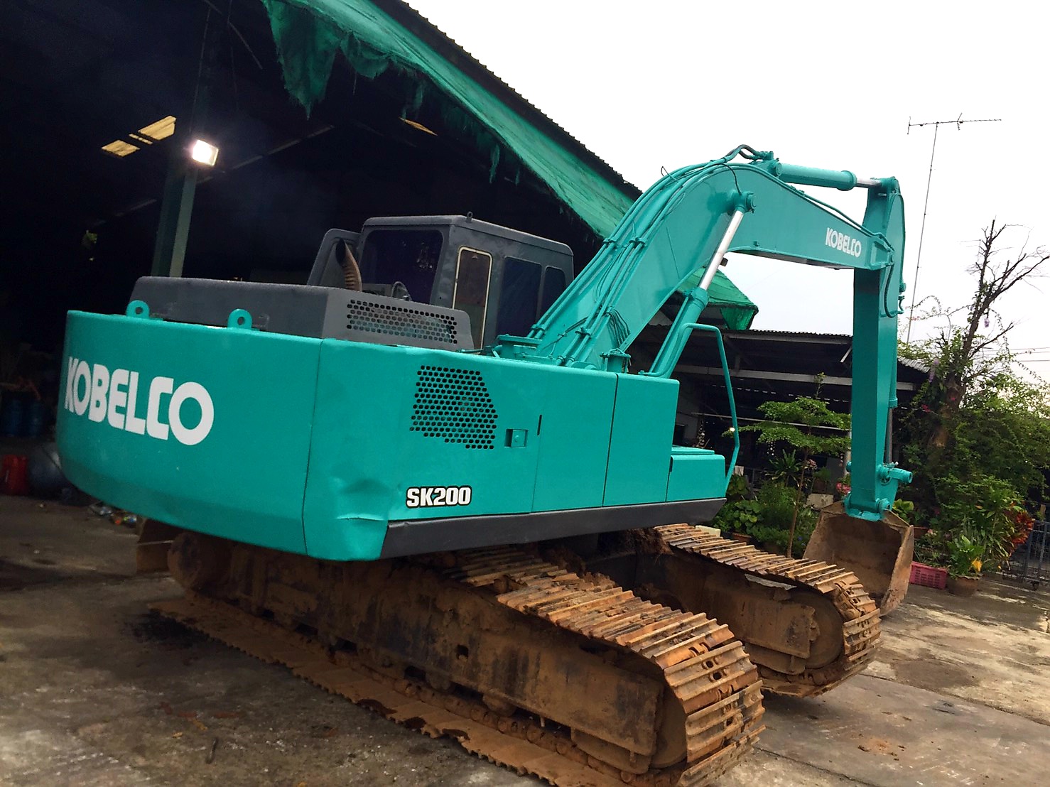 Kobelco sk200-2 พร้อมใช้งาน