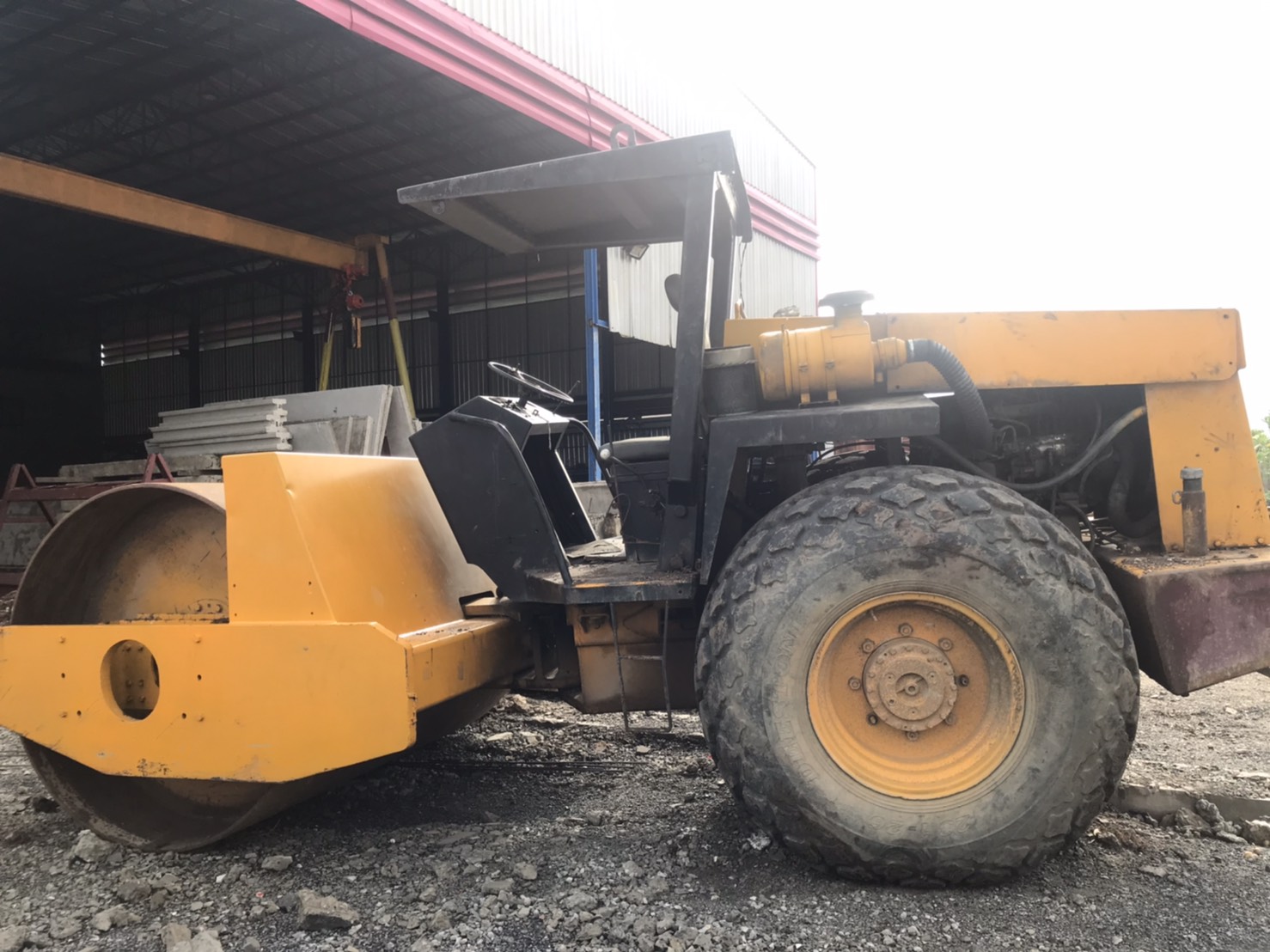 รถบบดไดนาแพ็ค 10 ตันเพลาเดียว ล้อพื้นเรียบ