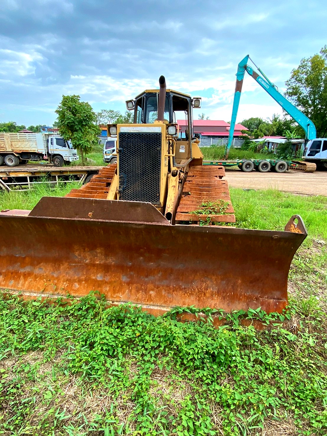 CAT D5H พร้อมใช้งานเอกสารซื้อขาย CAT D5H พร้อมใช้งานเอกสารซื้อขาย