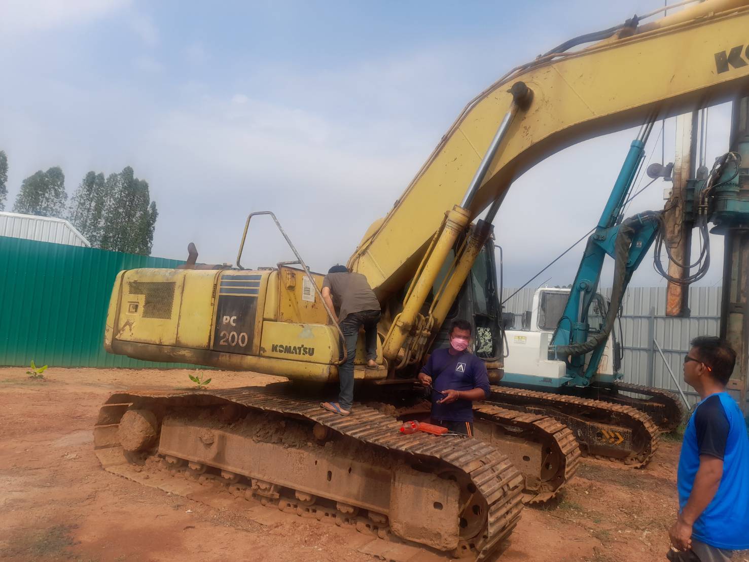 Komatsu pc200-6 พร้อมใช้ เอกสารซื้อขาย