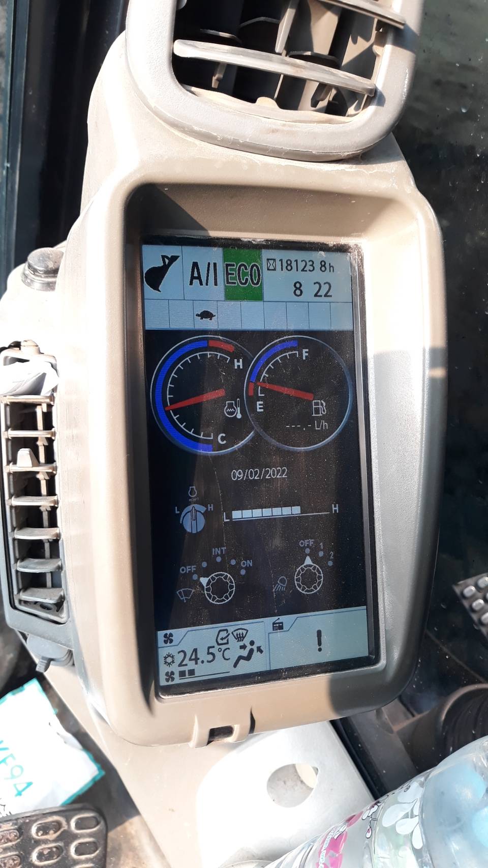 Hitachi Zx200-5G   รถสวยยอดนิยม