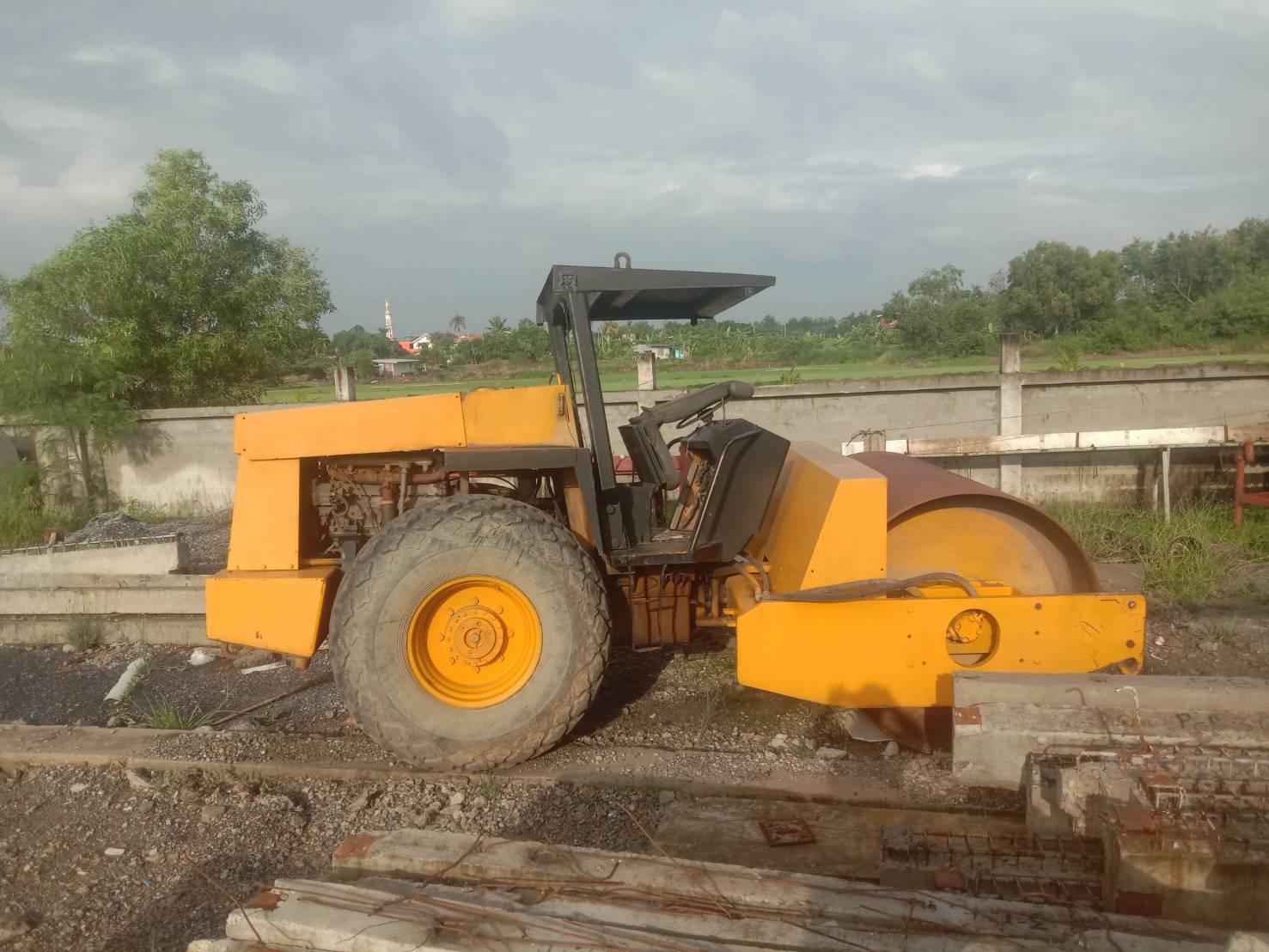 รถบด Dynapac 10. ตัน เพลาเดียว พร้อมใช้งาน