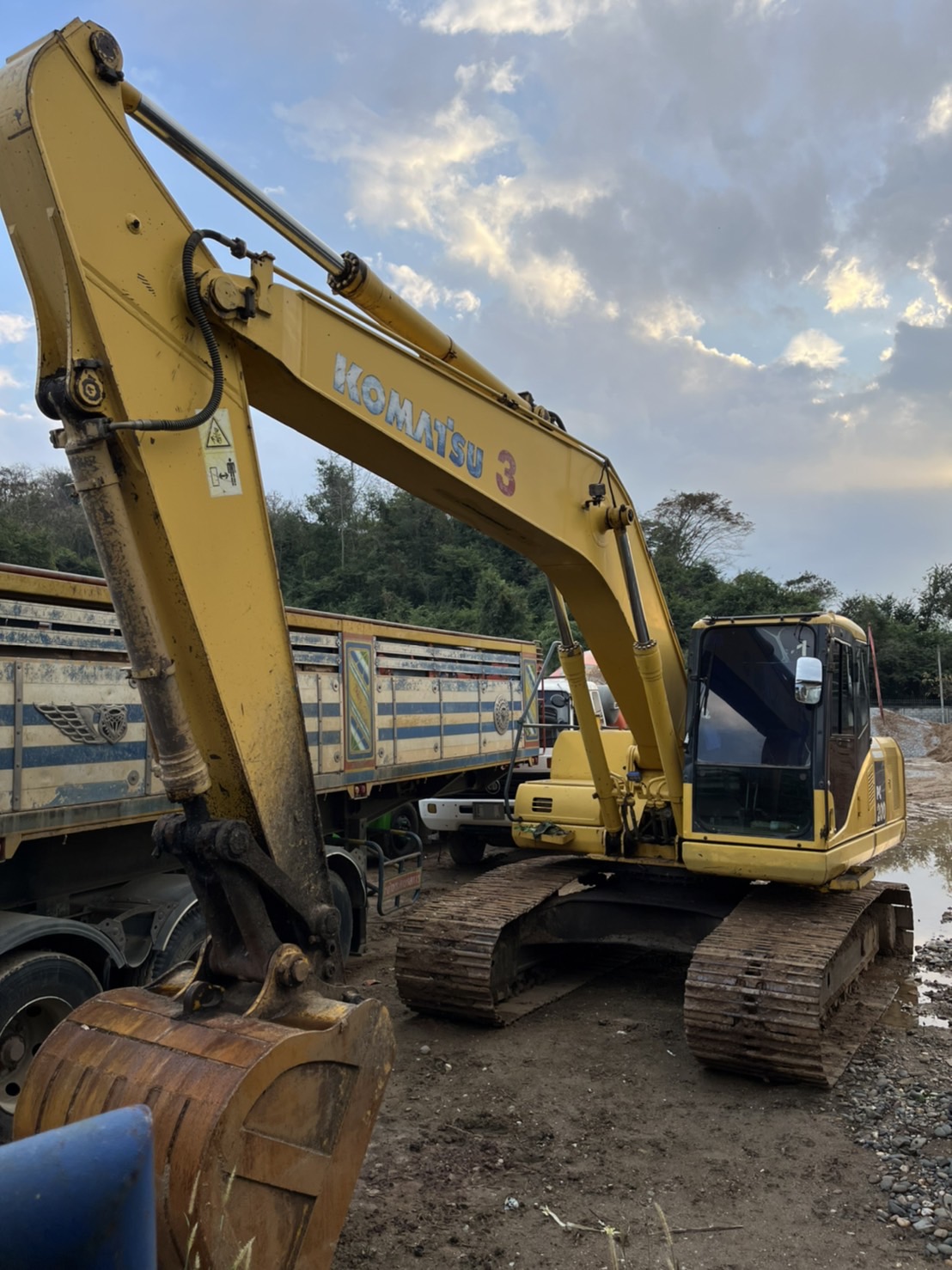 Komatsu pc200-7 เต็มทุกจุด หล่อมาก