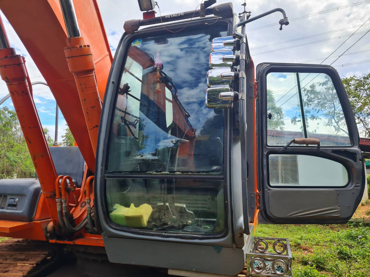 Hitachi Zx200-1 รถยอดนิยม สวยเทพ