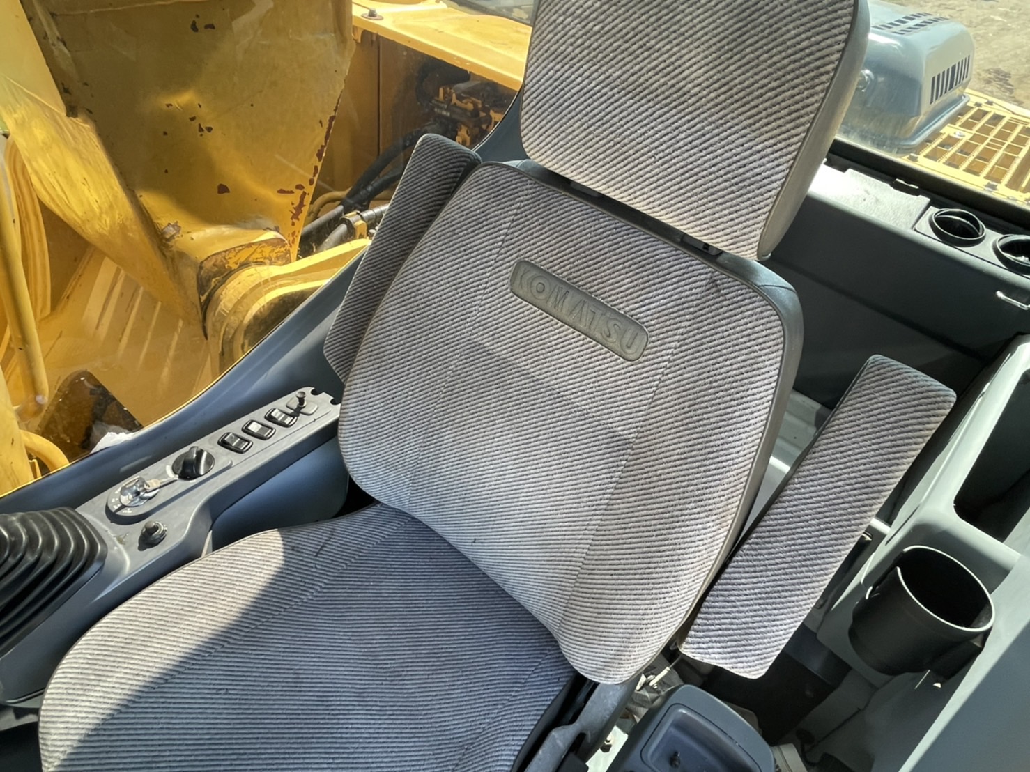 Komatsu pc200-7 รถสวยมาก 6000 ชั่วโมง