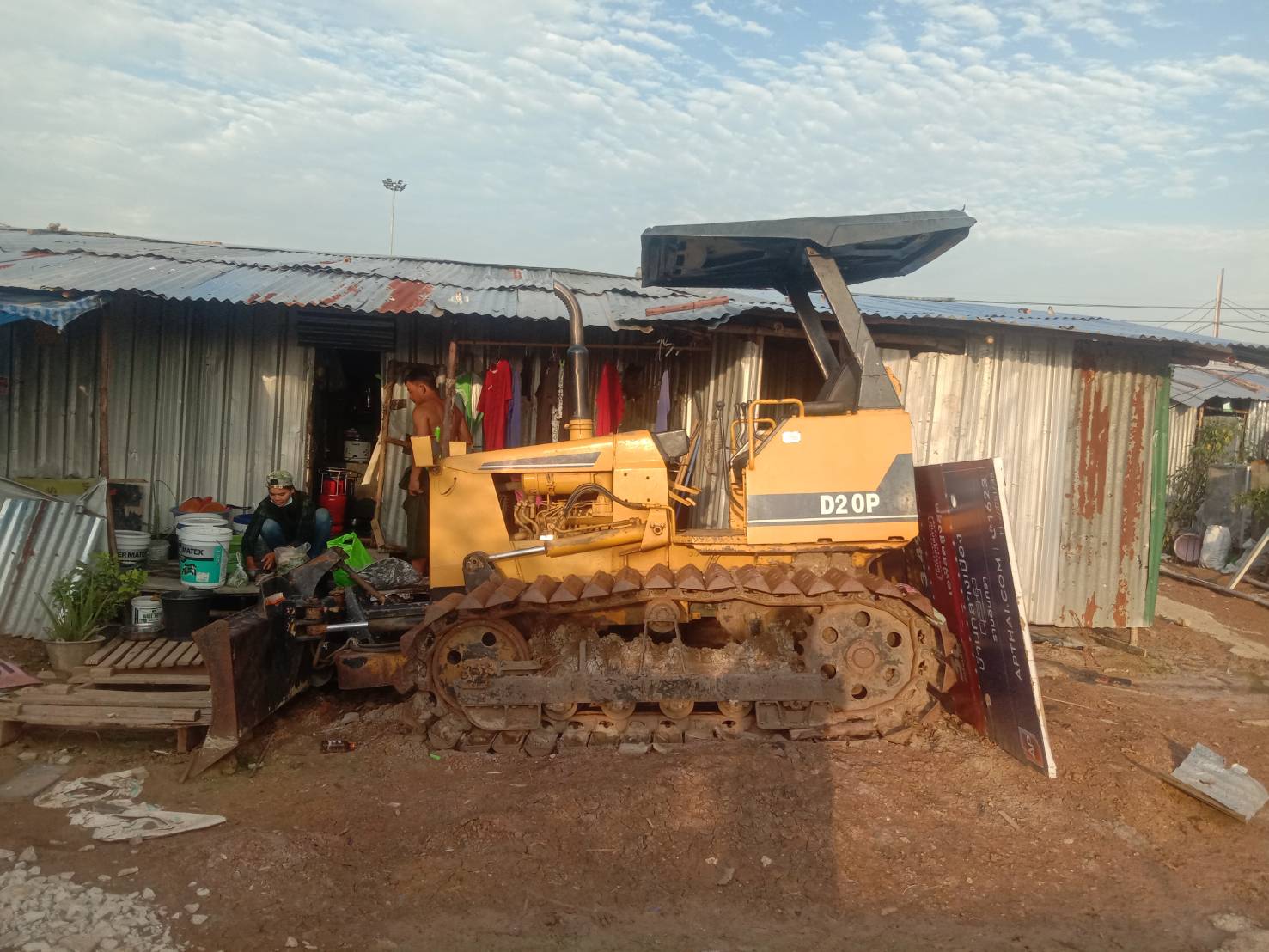 แทรคเตอร์ komatsu D2-6 ช่วงล่างเต็ม พร้อมใช้งาน