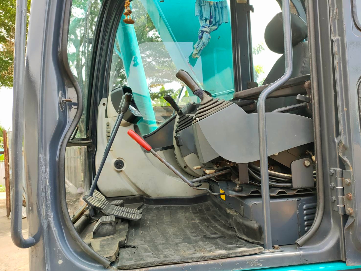 KOBELCO SK200-8 YN11 หล่อมาก