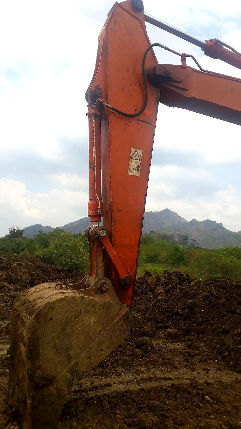 Hitachi Zx200-5G   รถสวยยอดนิยม