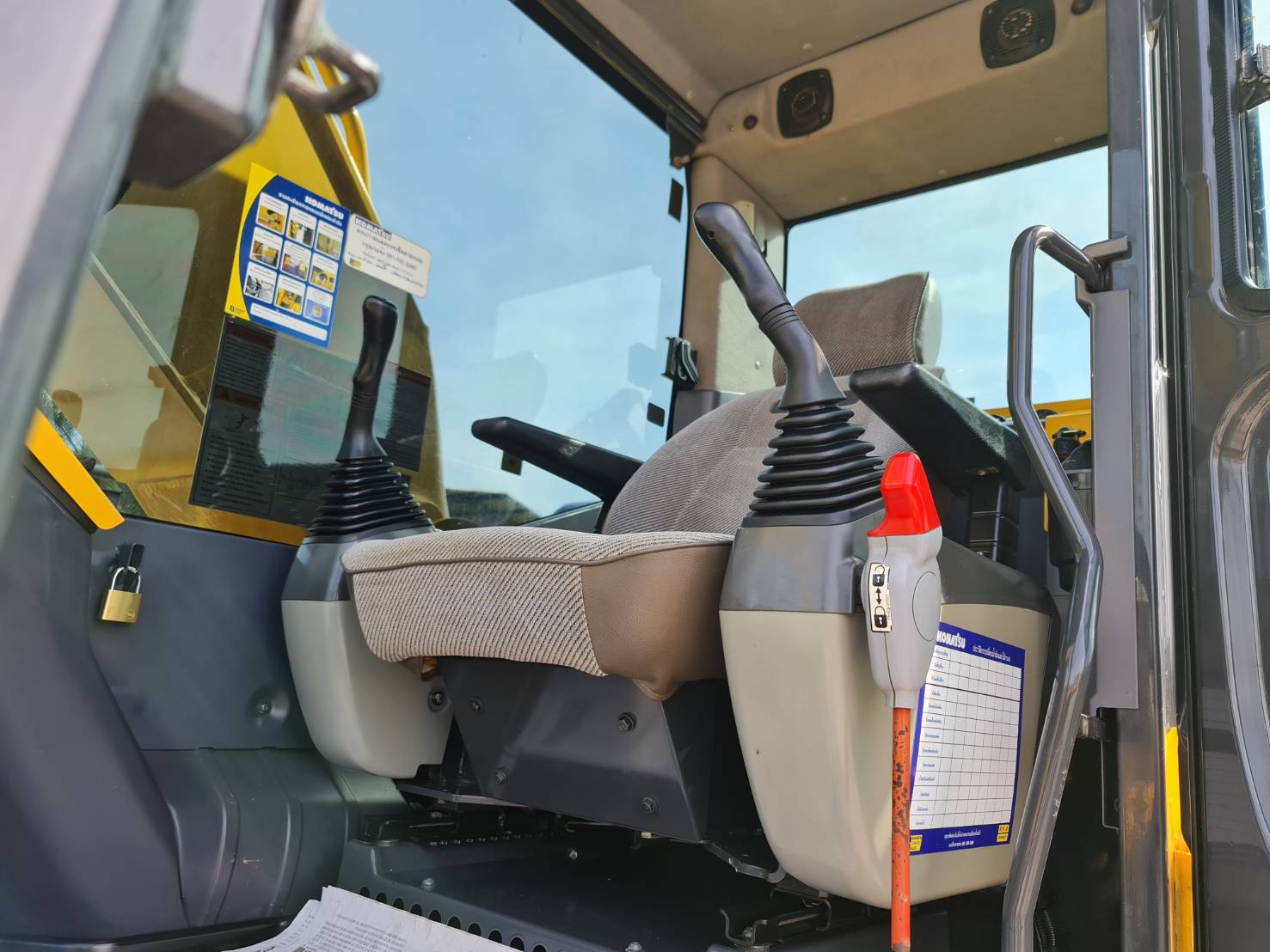 KOMATSU PC200-8MO หล่อมาก พร้อมใช้งาน