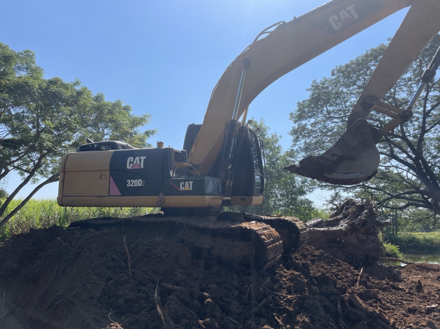 CAT320D2 พร้อมใช้งาน 11,000 ชั่วโมง CAT320D2 พร้อมใช้งาน 11,000 ชั่วโมง