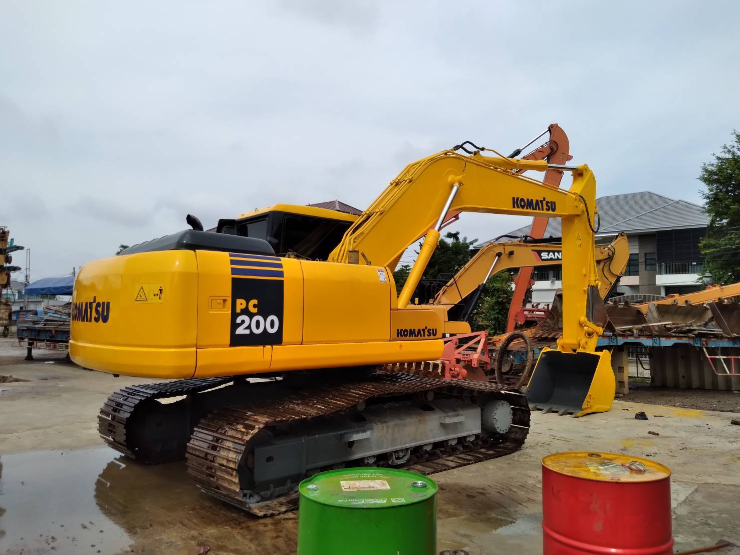 Komatsu pc200-7 พร้อมใช้งาน