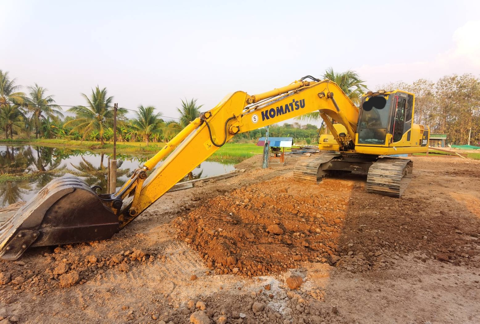 Komatsu pc200-8mo กล้องหลัง หล่อขั้นเทพ