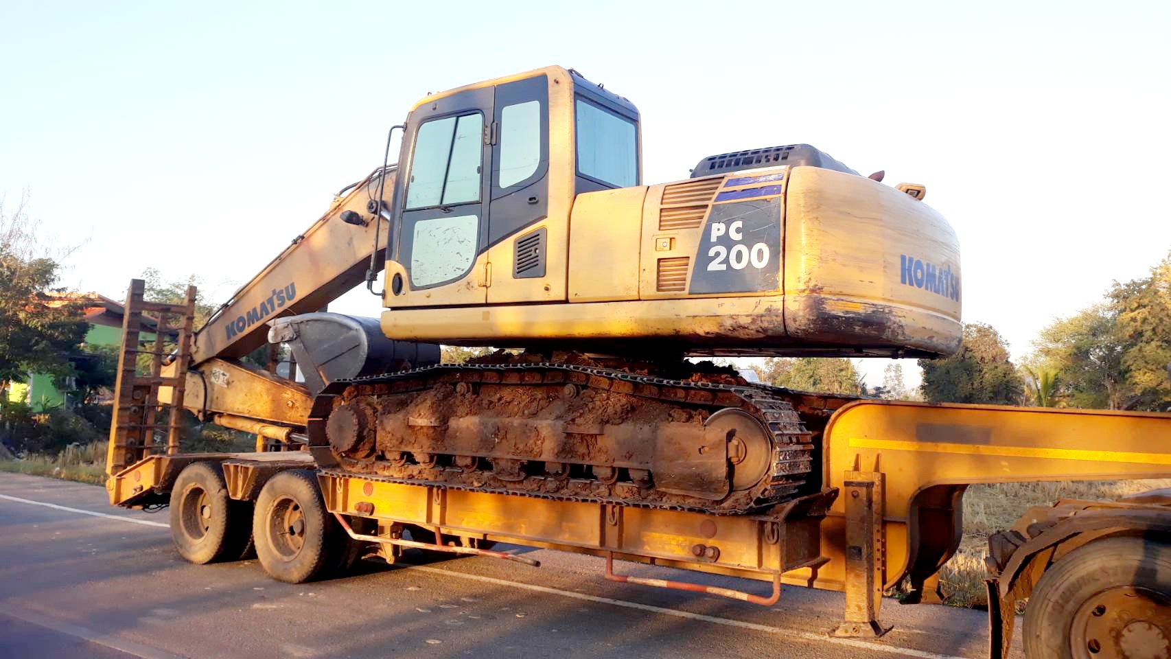 Komatsu pc200-8N1 พร้อมใช้งาน 13,000 ชั่วโมง