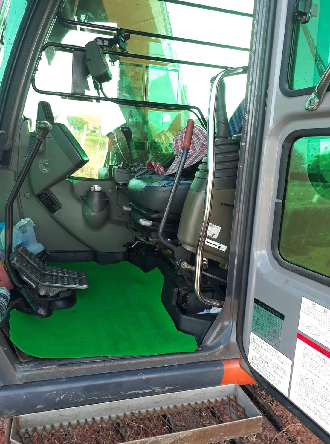 HITACHI ZX135US เก่านอก อาร์มพิเศษ 
