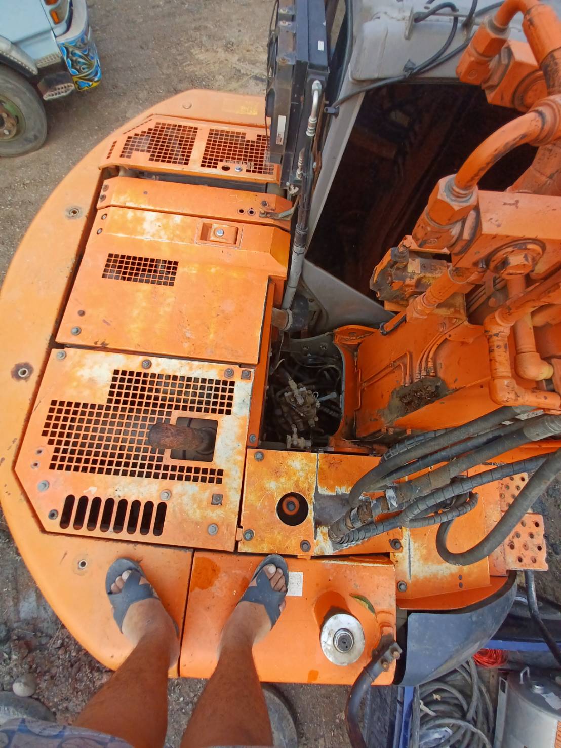 HITACHI ZX135-1 พร้อมใช้งาน HITACHI ZX135-1 พร้อมใช้งาน