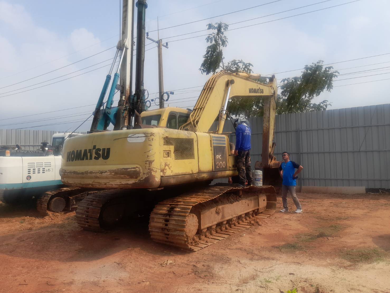 Komatsu pc200-6 พร้อมใช้ เอกสารซื้อขาย