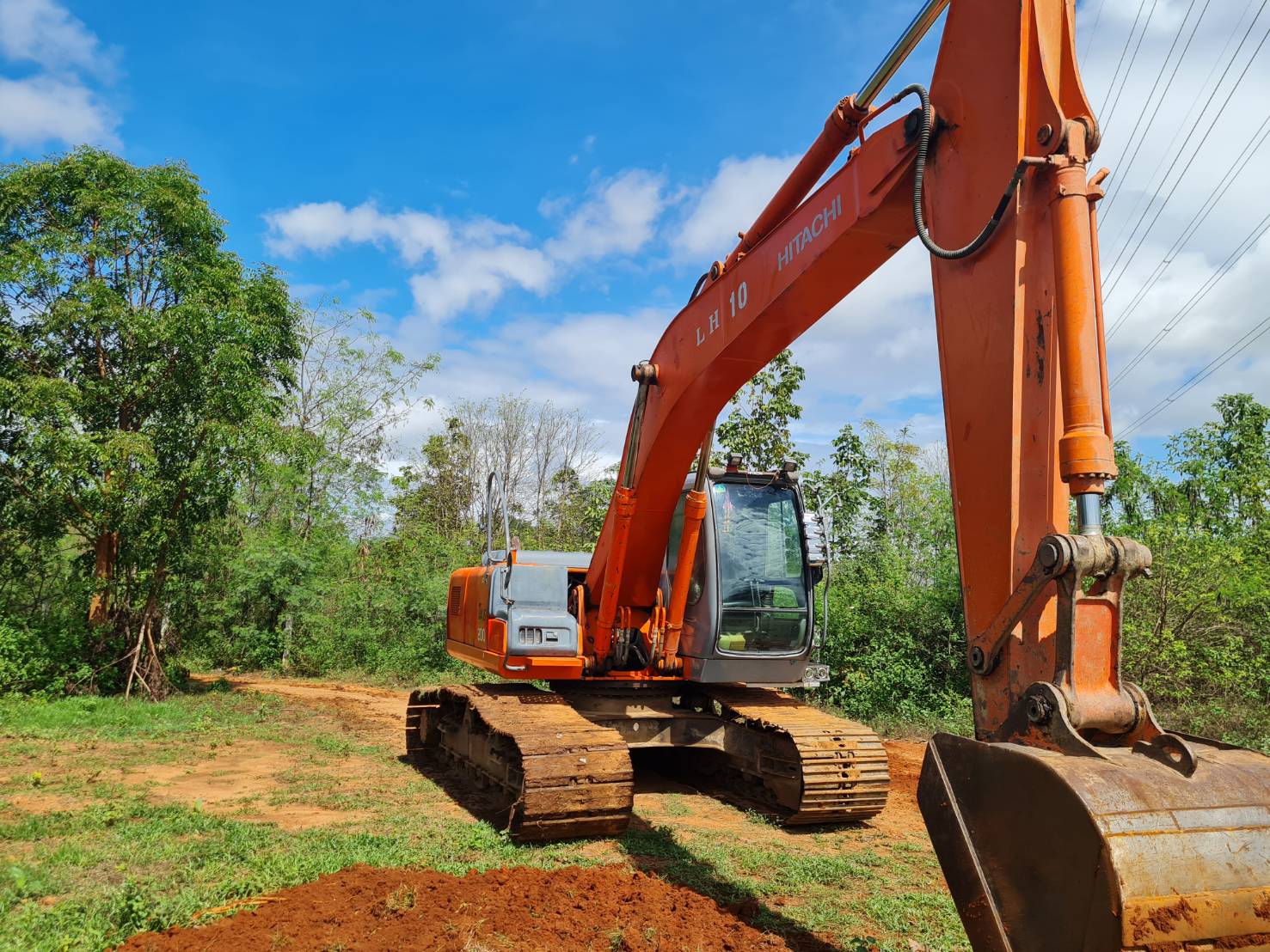 Hitachi Zx200-1 รถยอดนิยม สวยเทพ