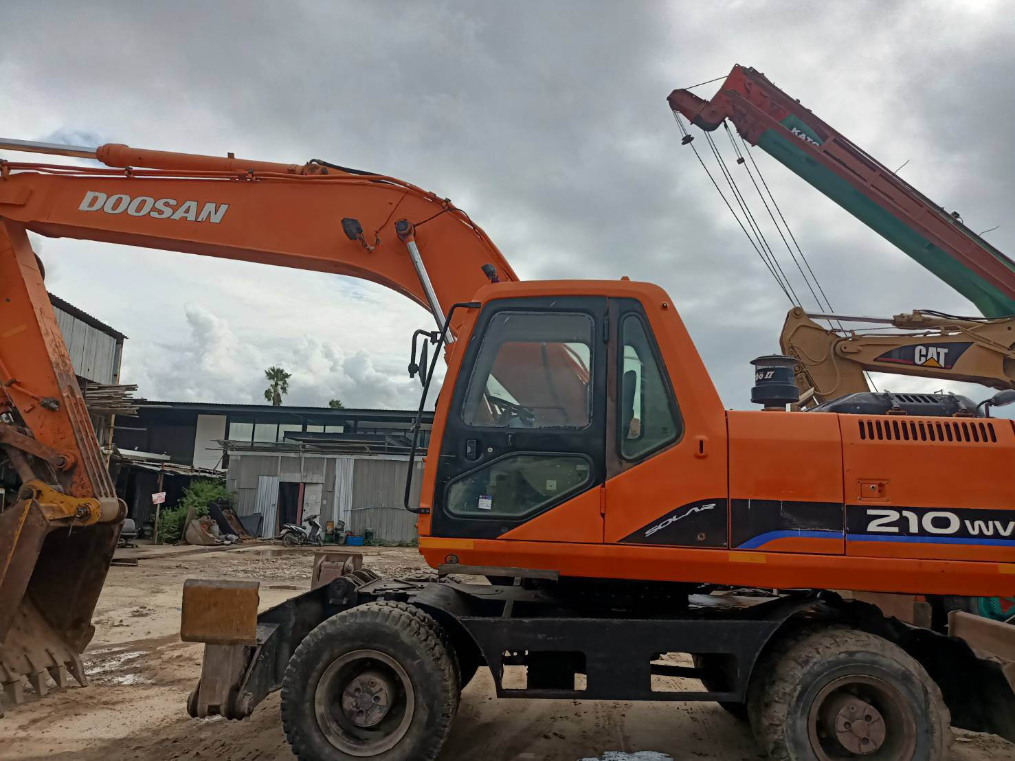 Doosan 210WV หล่อมาก  พร้อมใช้งาน