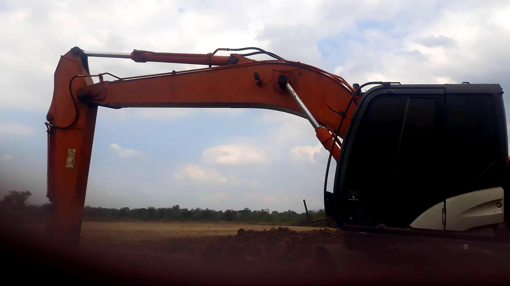 Hitachi Zx200-5G   รถสวยยอดนิยม