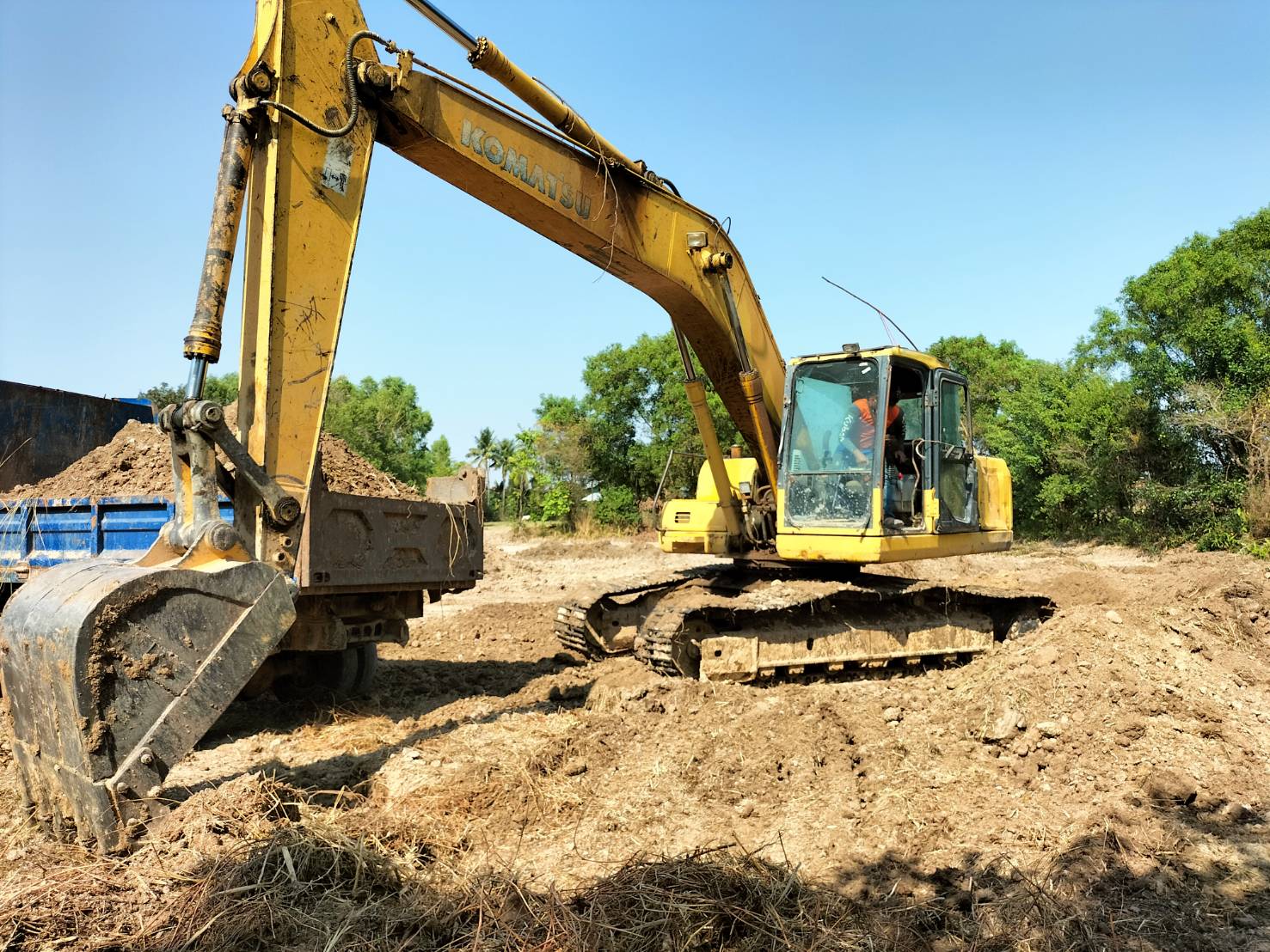 Komatsu pc200-7 พร้อมใช้ ตามสภาพ เอกสารซื้อขาย