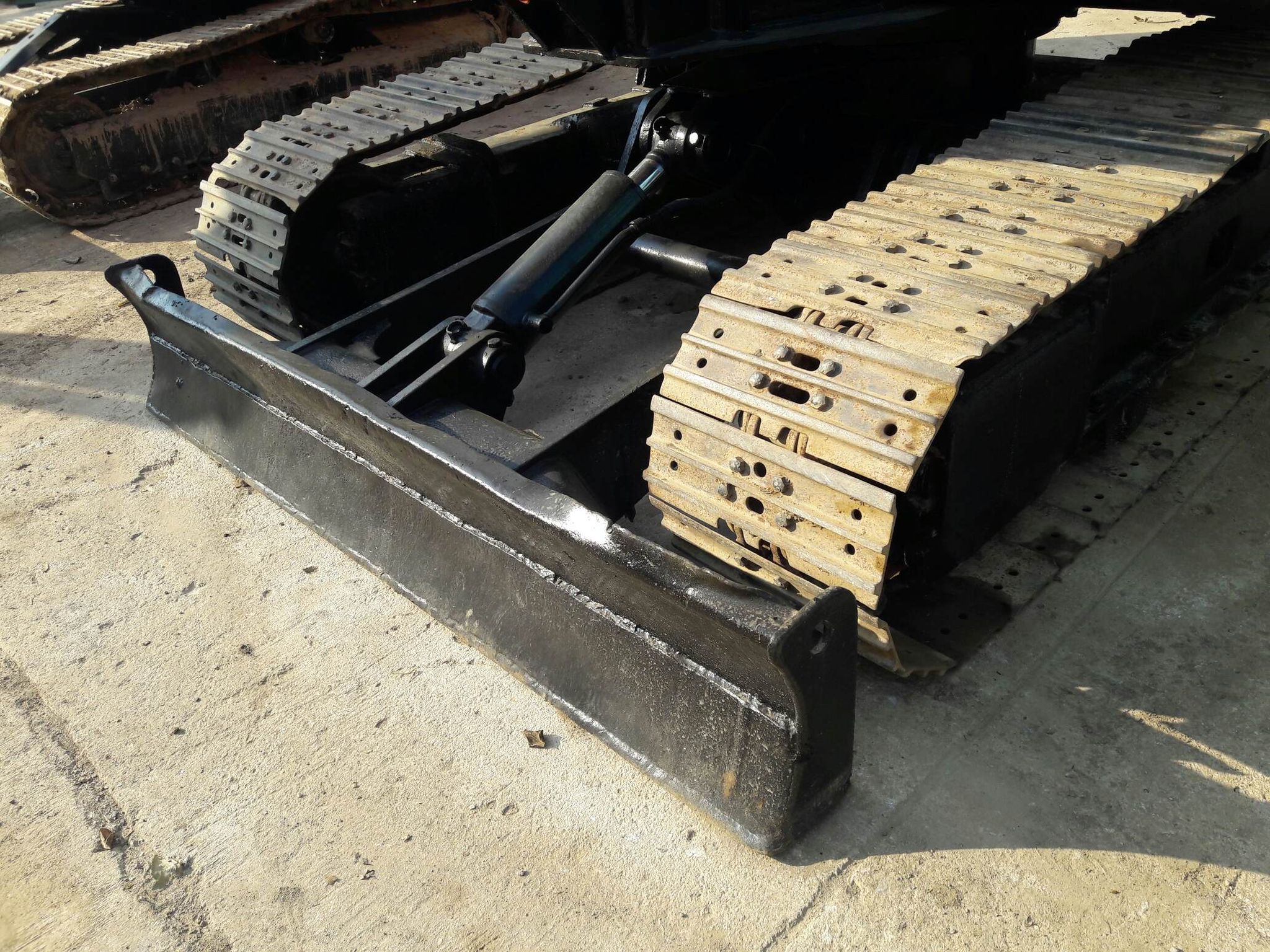 ขายรถขุด DOOSAN DH55-V  มีลายหัวเจาะ, รถเก่านอก,เครื่องยนต์อิสุสุ4JB1 จำนวน 4 สูบ คอนโทรลน้ำมัน ,ปั๊มนิ้ว, แทรคเหล็ก, มีเอกสาร ยังไม่เคยใช้งานในไทย