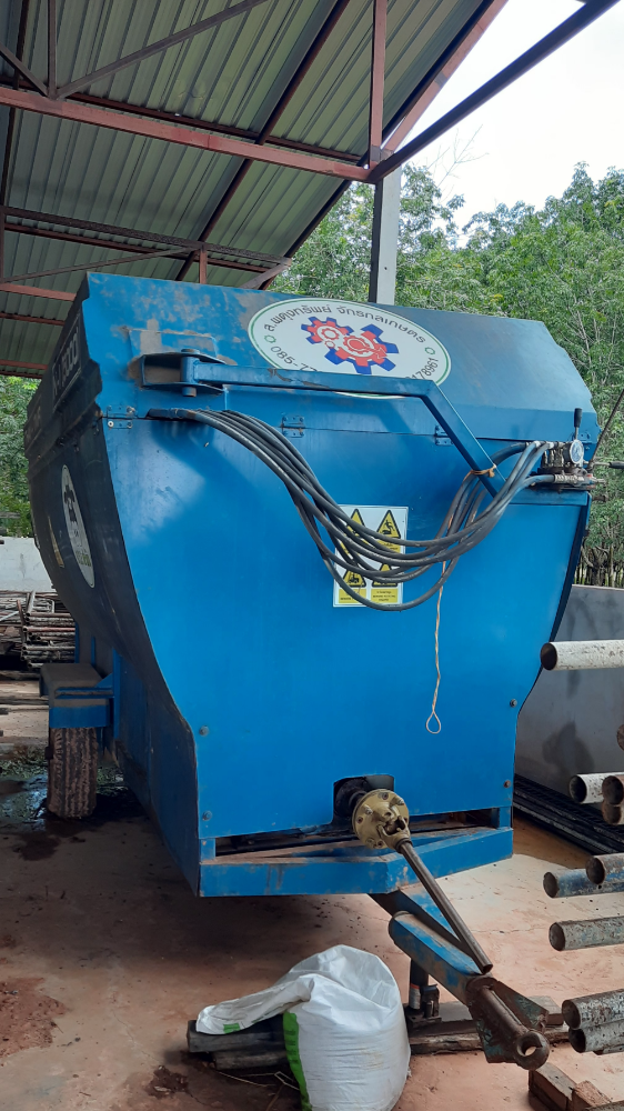 ขายเครื่องผสมอาหารสัตว์TMR