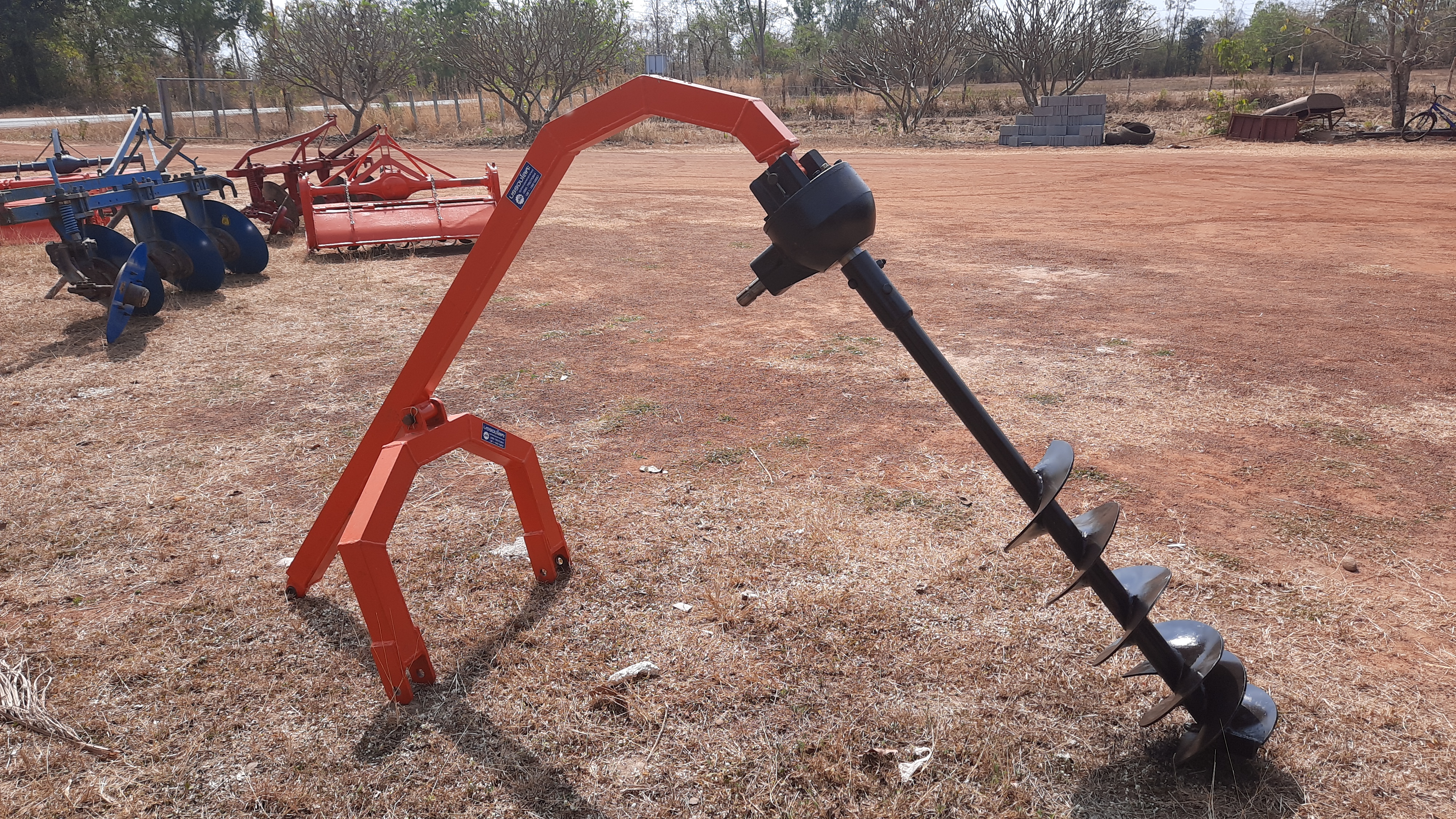 ขายเครื่องเจาะหลุมติดรถไถรุ่นLของใหม่