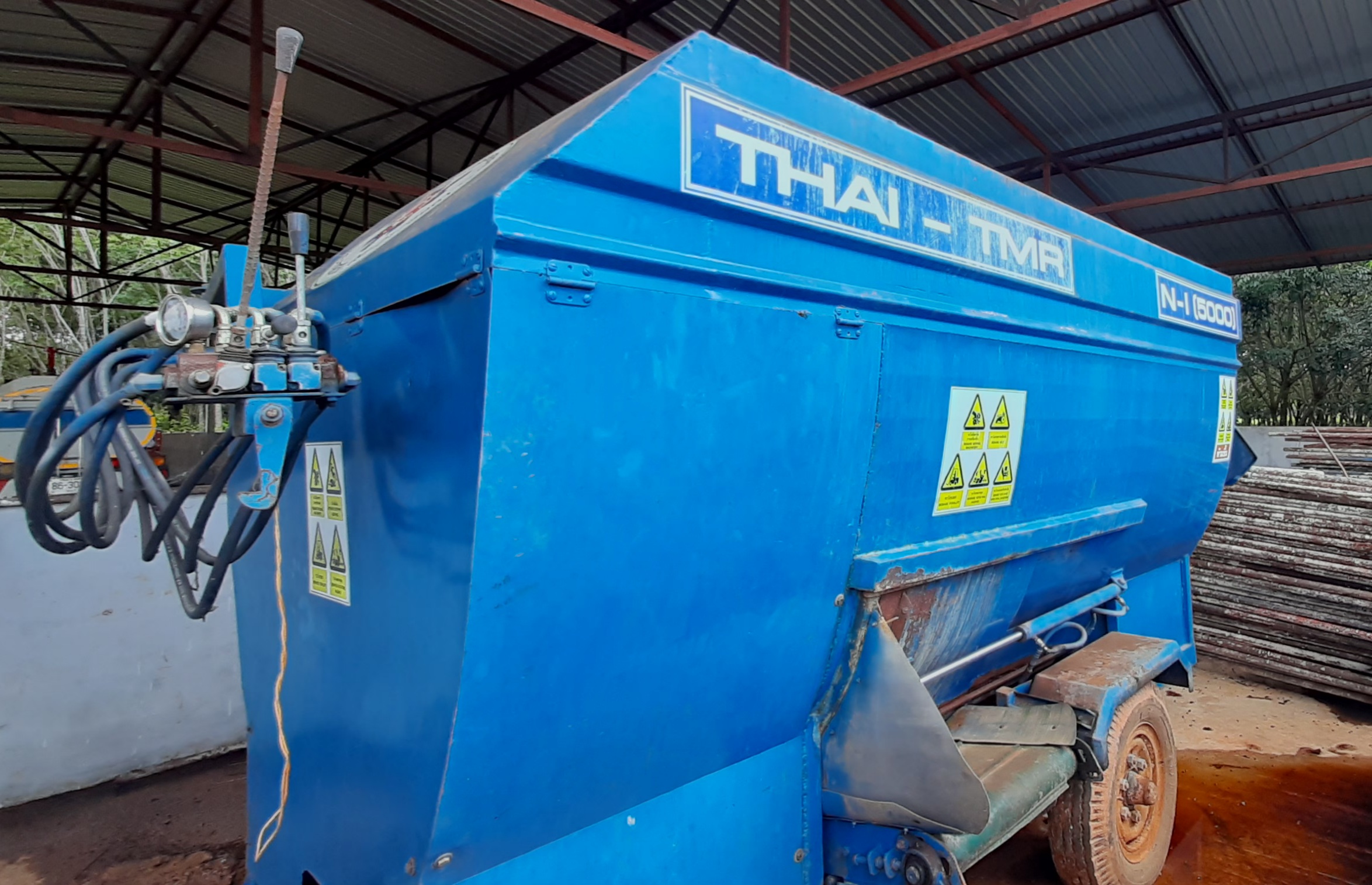 ขายเครื่องผสมอาหารสัตว์TMR