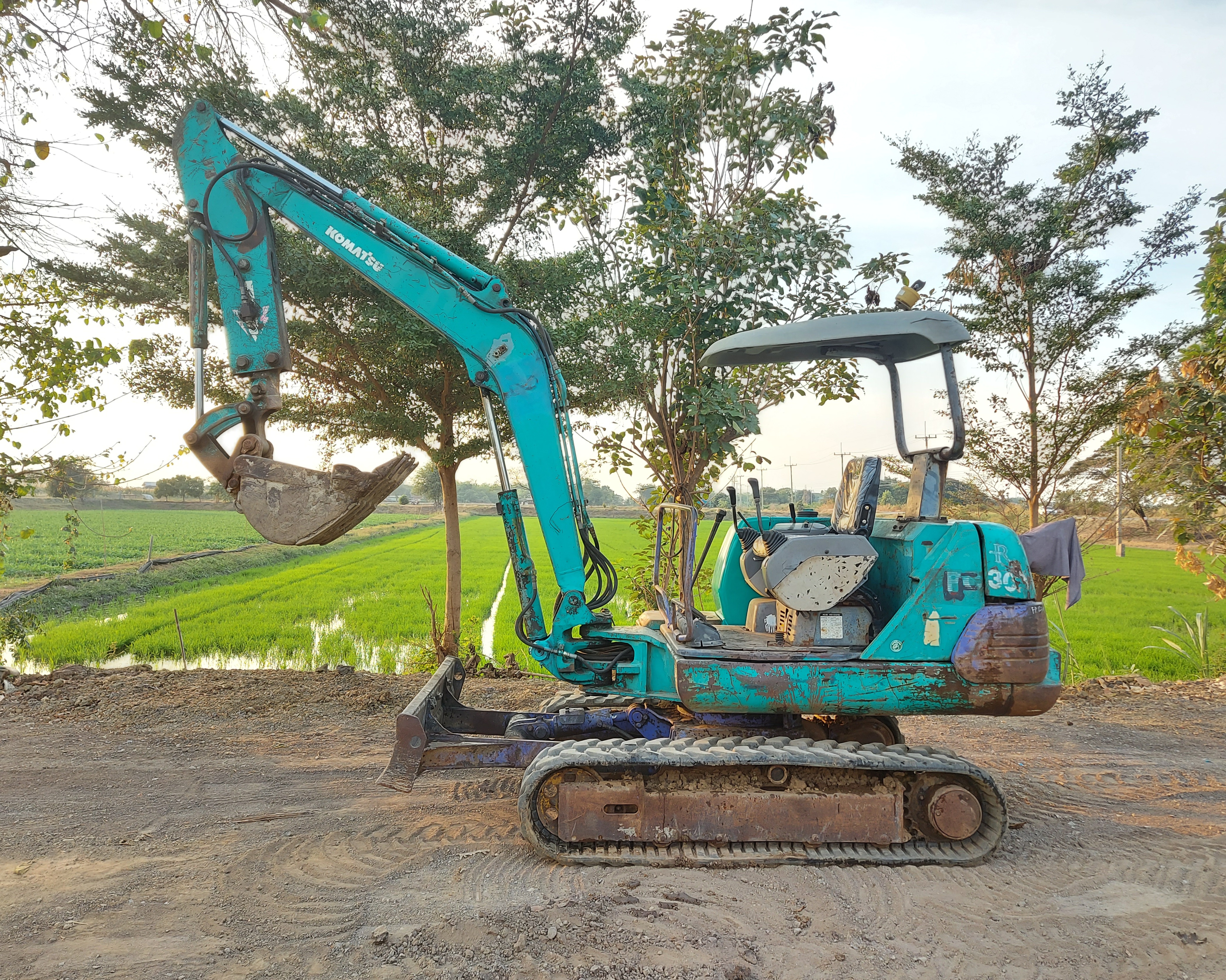 PC30-7Eเก่านอกไม่เคยใช้งานในไทย ระบบดีพร้อมใช้งาน PC30-7Eเก่านอกไม่เคยใช้งานในไทย ระบบดีพร้อมใช้งาน