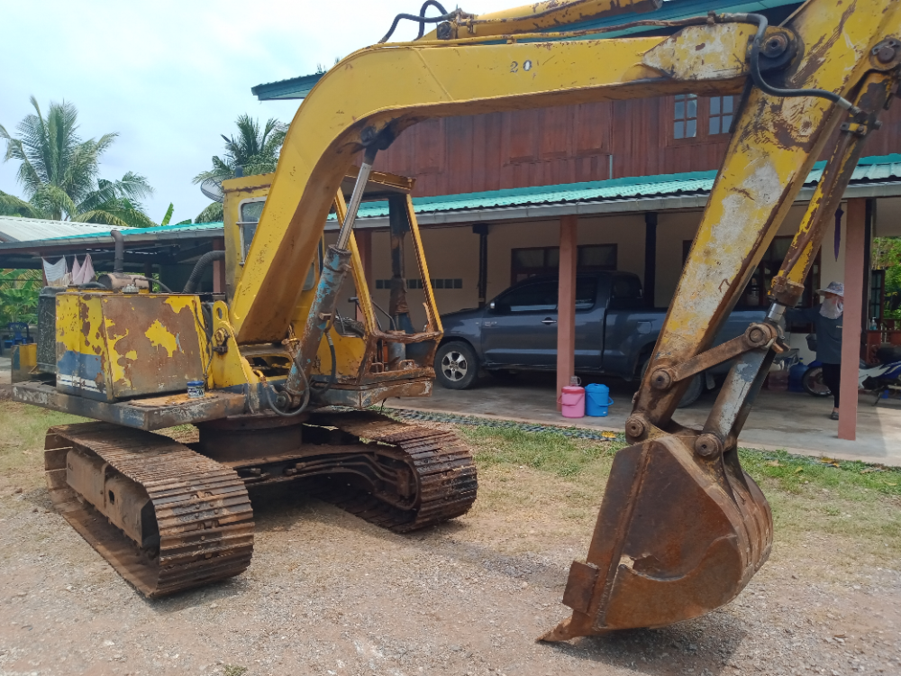ขายตัดแยกอะไหล่หรือเหมาทั้งคัน KOMATSU PC60-2 ปั้มไม่มีกำลังอย่างอื่นทำงานได้ดี
